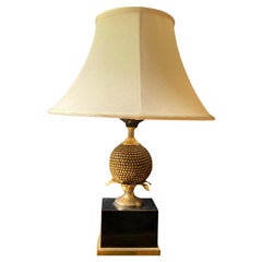 Lampada da tavolo ananas in ottone dorato anni '70 con paralume