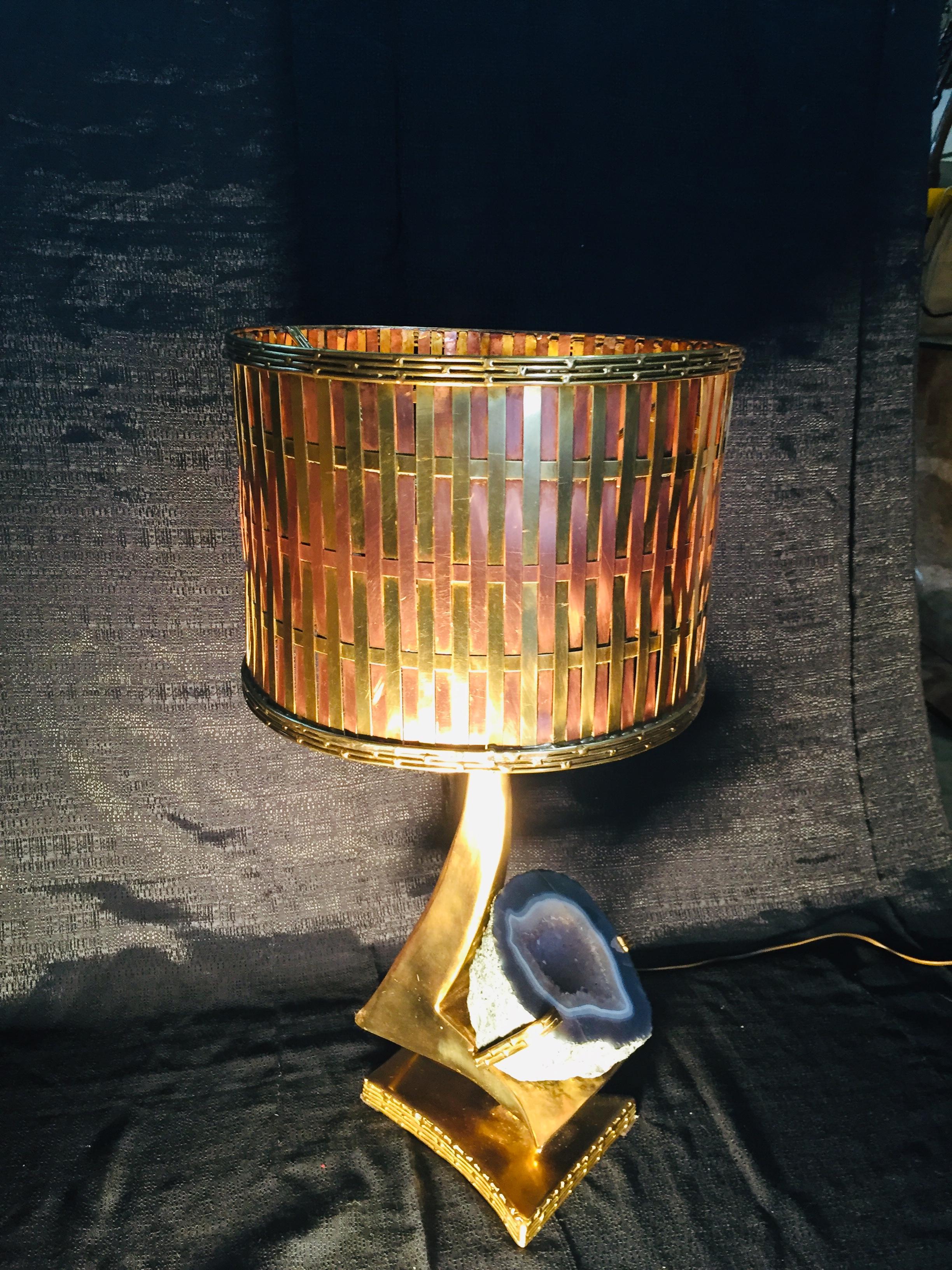 Lampe de bureau sculpture en laiton doré avec abat-jour en laiton à motif géométrique en quartz J.Duval Brasseur en vente 6