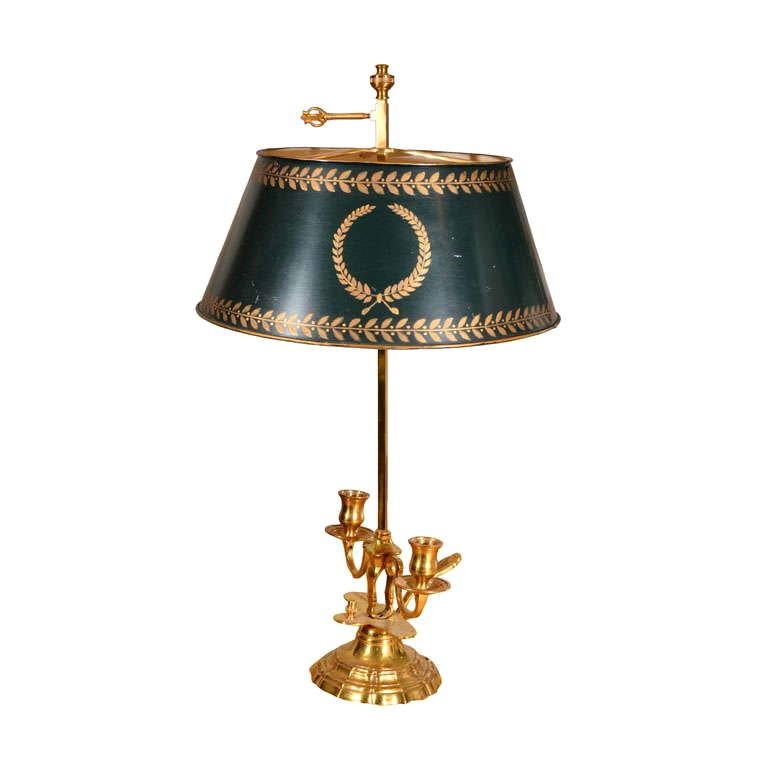 Vergoldete Bronze-Bouillotte-Lampe mit 2 Lichtern im Angebot