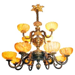 Lustre à deux niveaux en bronze doré et albâtre