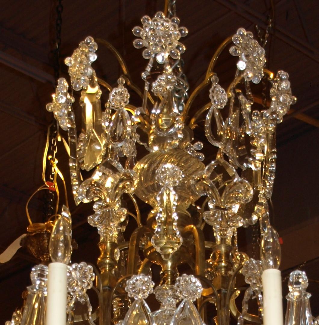 Début du 20ème siècle Lustre en bronze doré et cristal de Baccarat, vers 1920 en vente