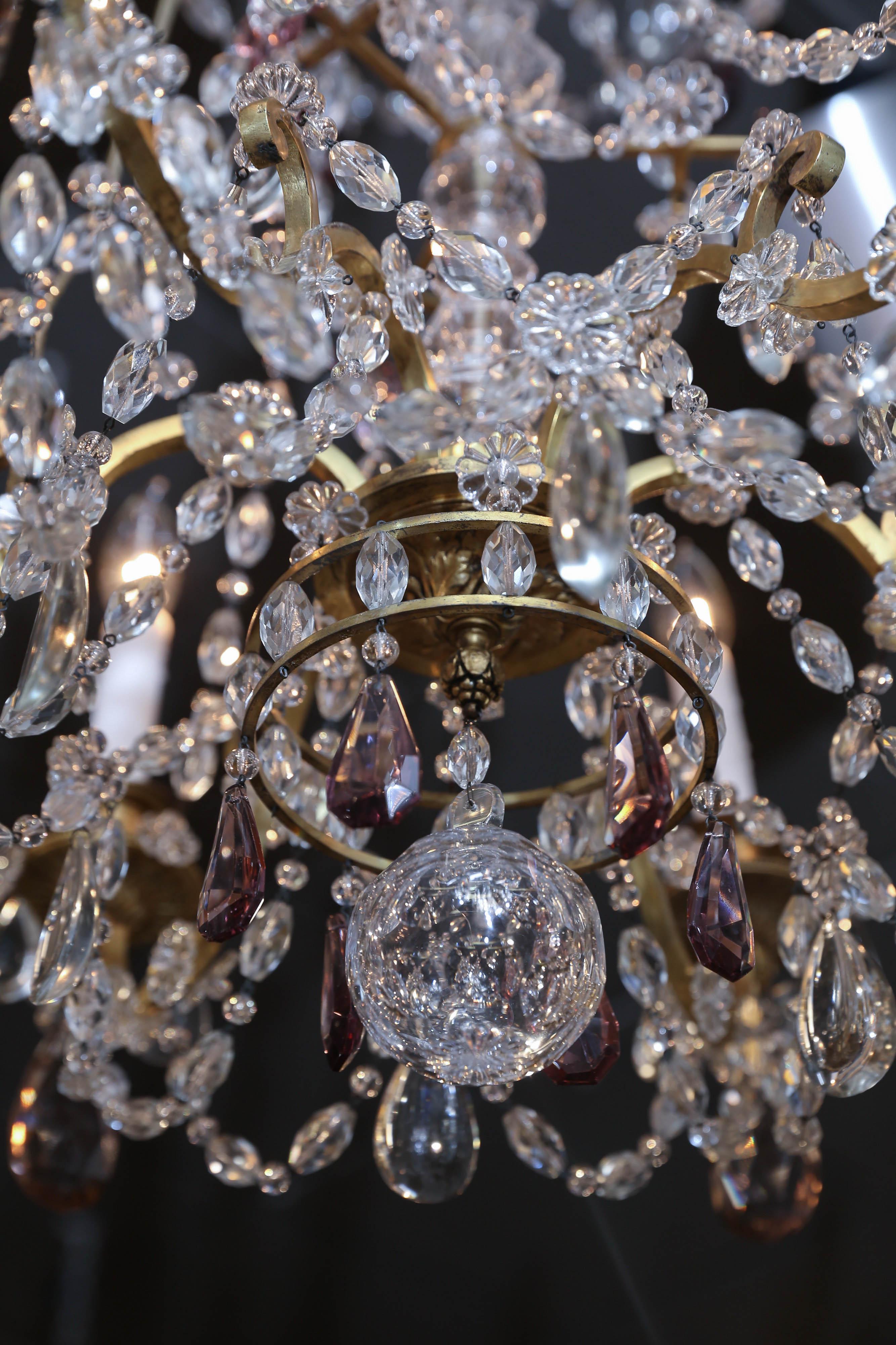 Vergoldeter Kronleuchter aus Bronze und Kristall im Stil von Marie Antoinette im Zustand „Hervorragend“ im Angebot in Houston, TX
