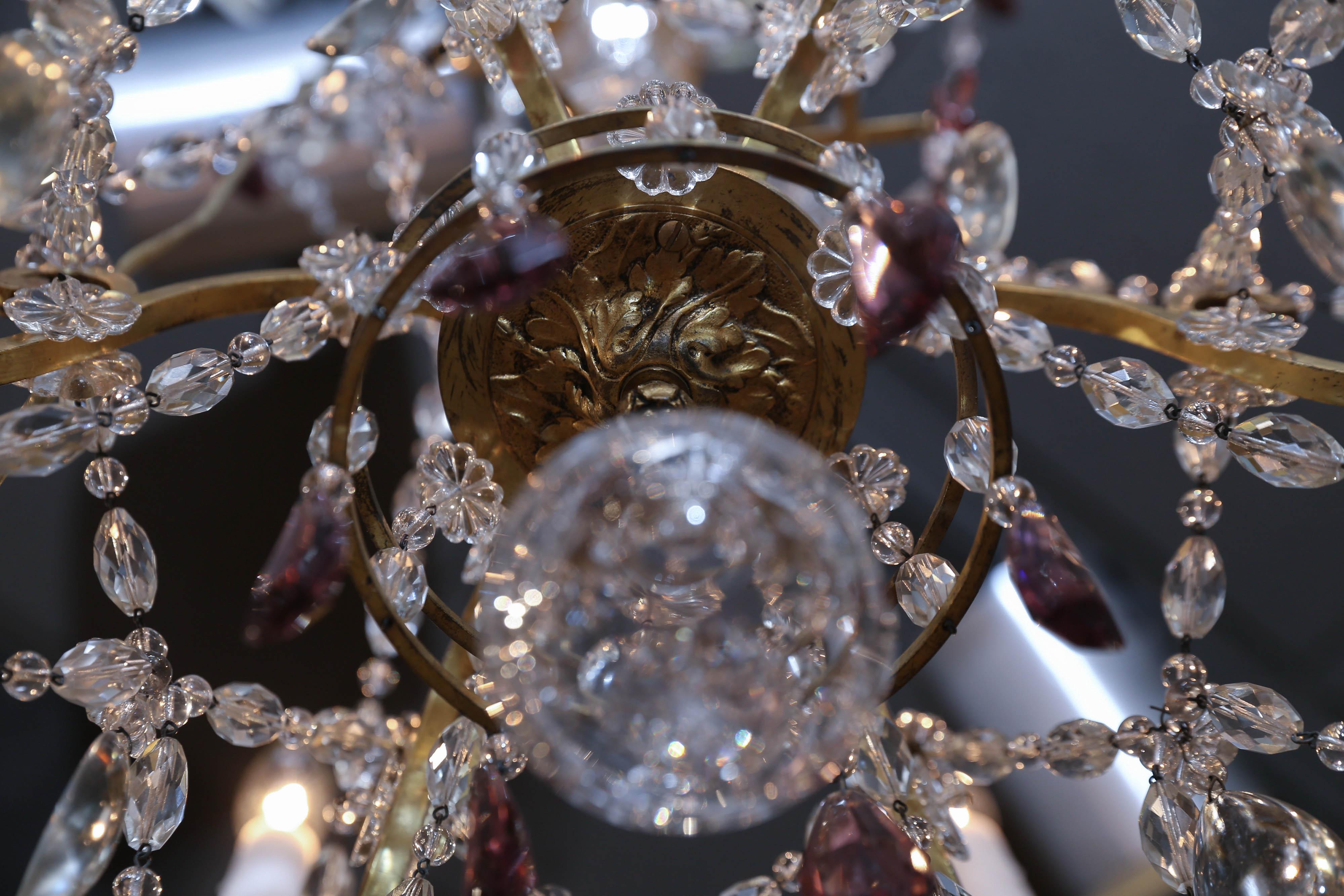 Vergoldeter Kronleuchter aus Bronze und Kristall im Stil von Marie Antoinette (20. Jahrhundert) im Angebot