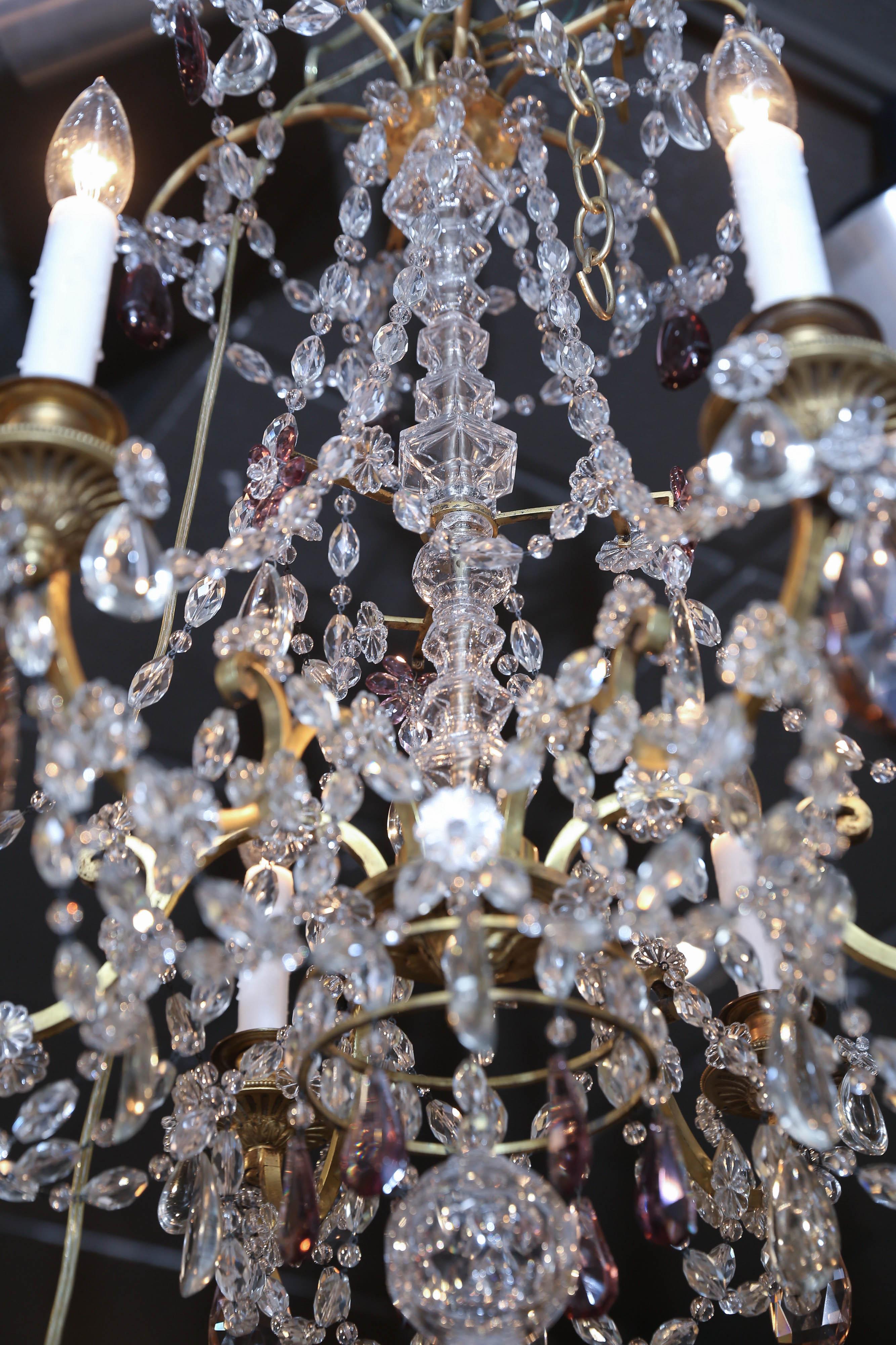 Vergoldeter Kronleuchter aus Bronze und Kristall im Stil von Marie Antoinette im Angebot 3