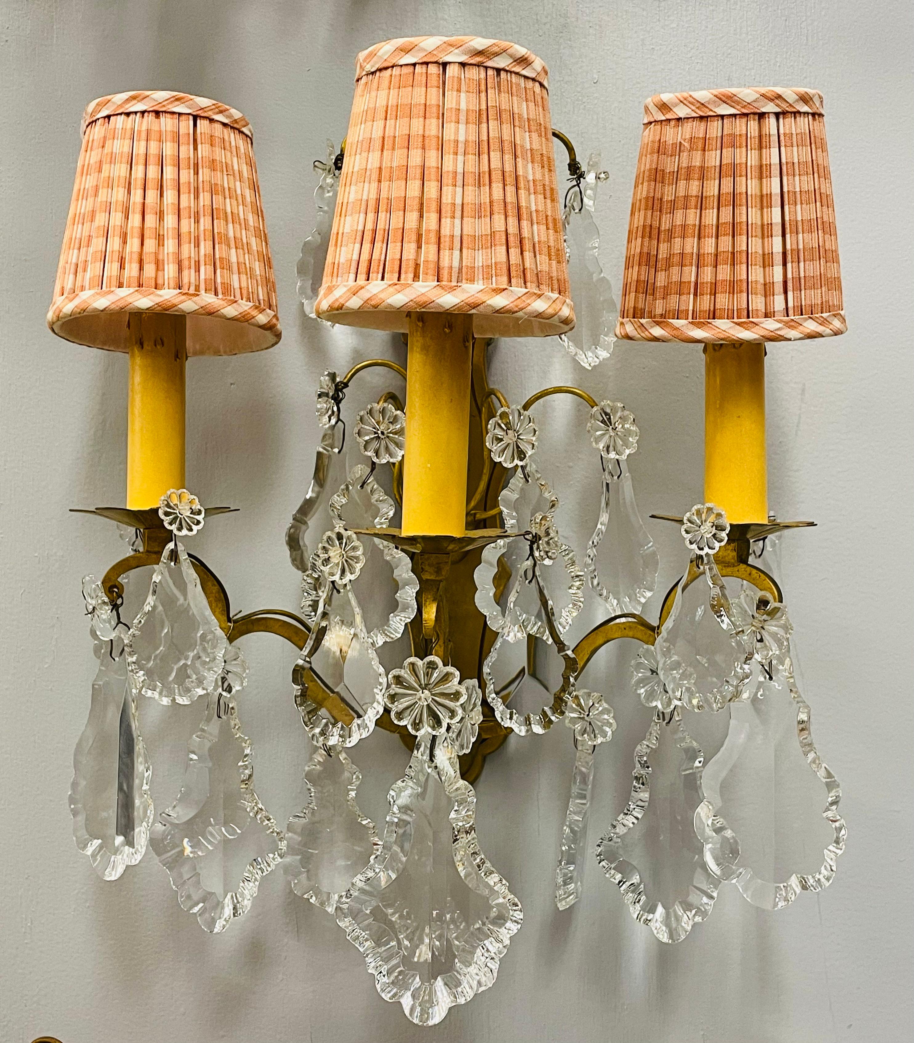 Gilt Bronze and Crystal Three-Light Wall Sconces French Early 20th Century, Pair For Sale 10