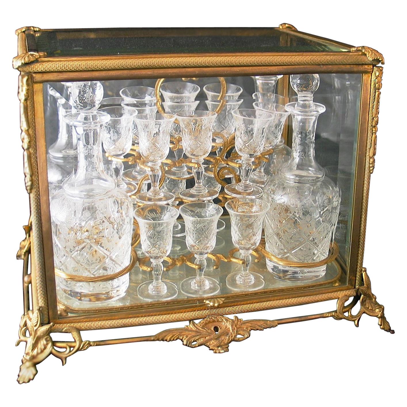 Set de carafes en bronze doré et verre taillé de Baccarat en vente