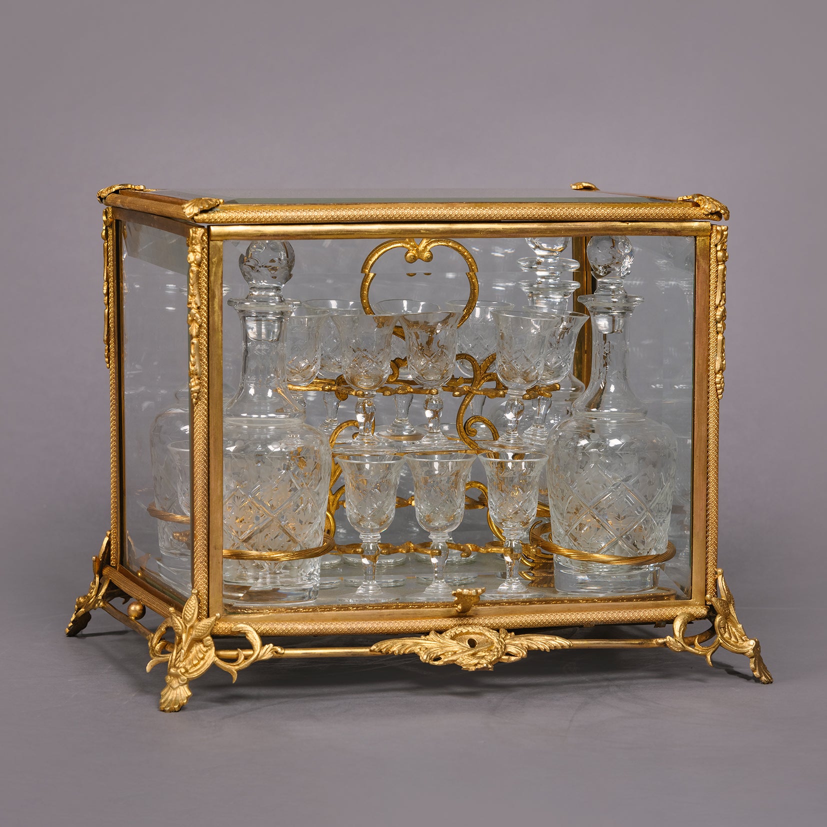 Set di decanter in bronzo dorato e vetro tagliato di Baccarat