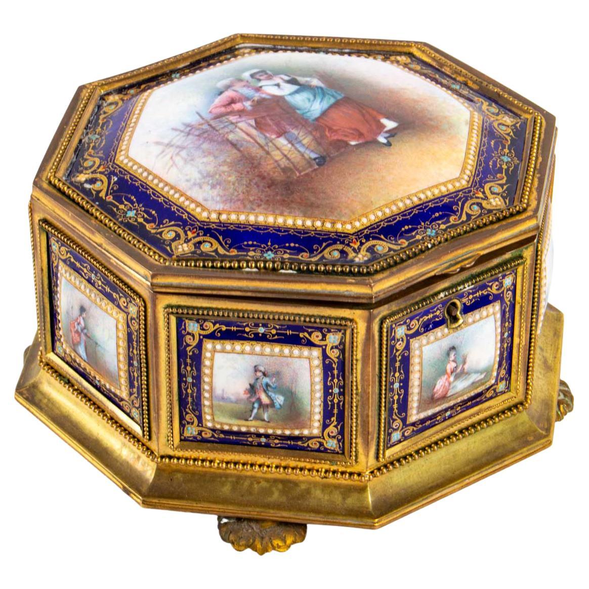 Gilt Bronze and Enamelled Porcelain Box For Sale at 1stDibs