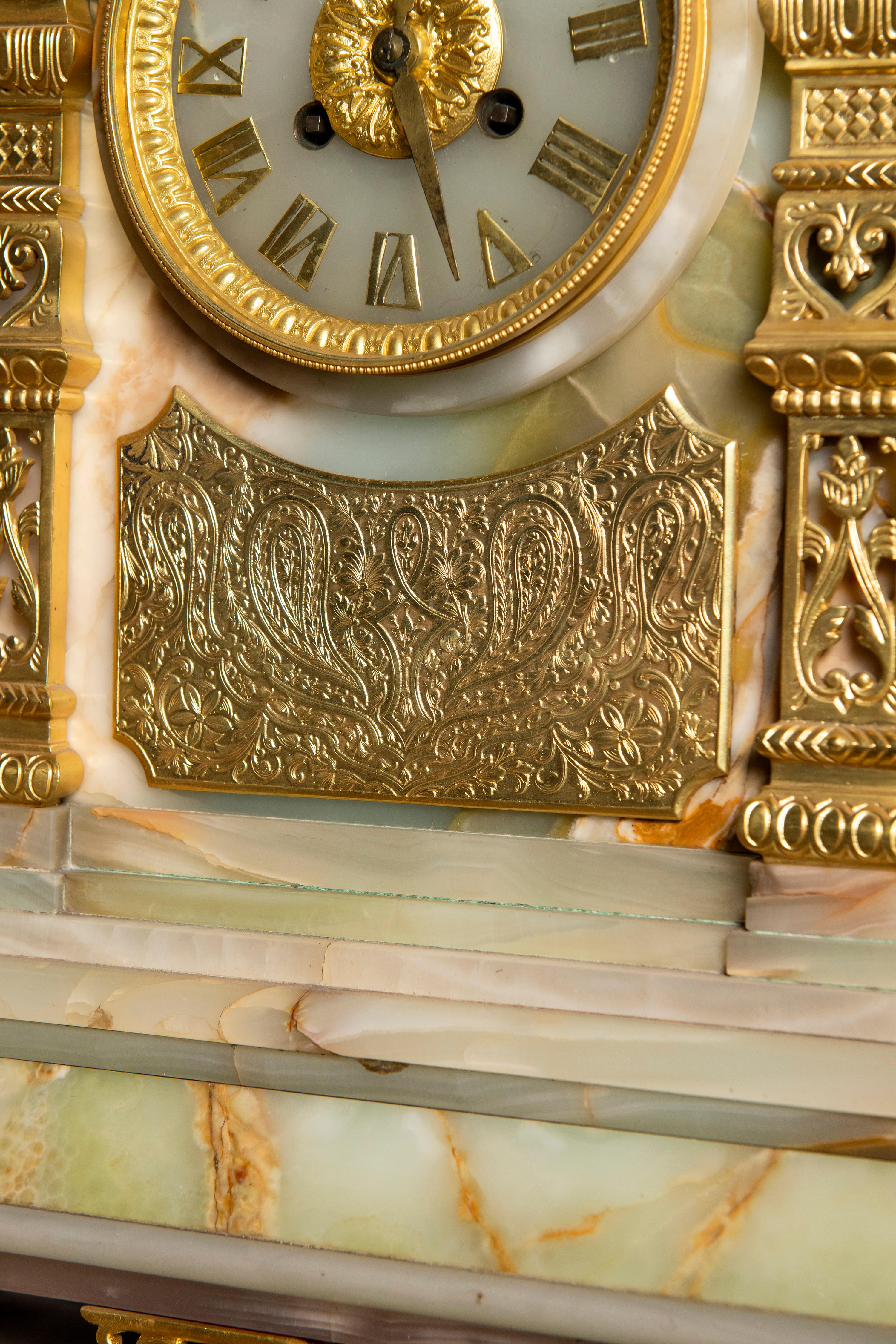 Islamique Garniture en bronze doré et onyx:: style orientaliste:: France:: vers 1890 en vente