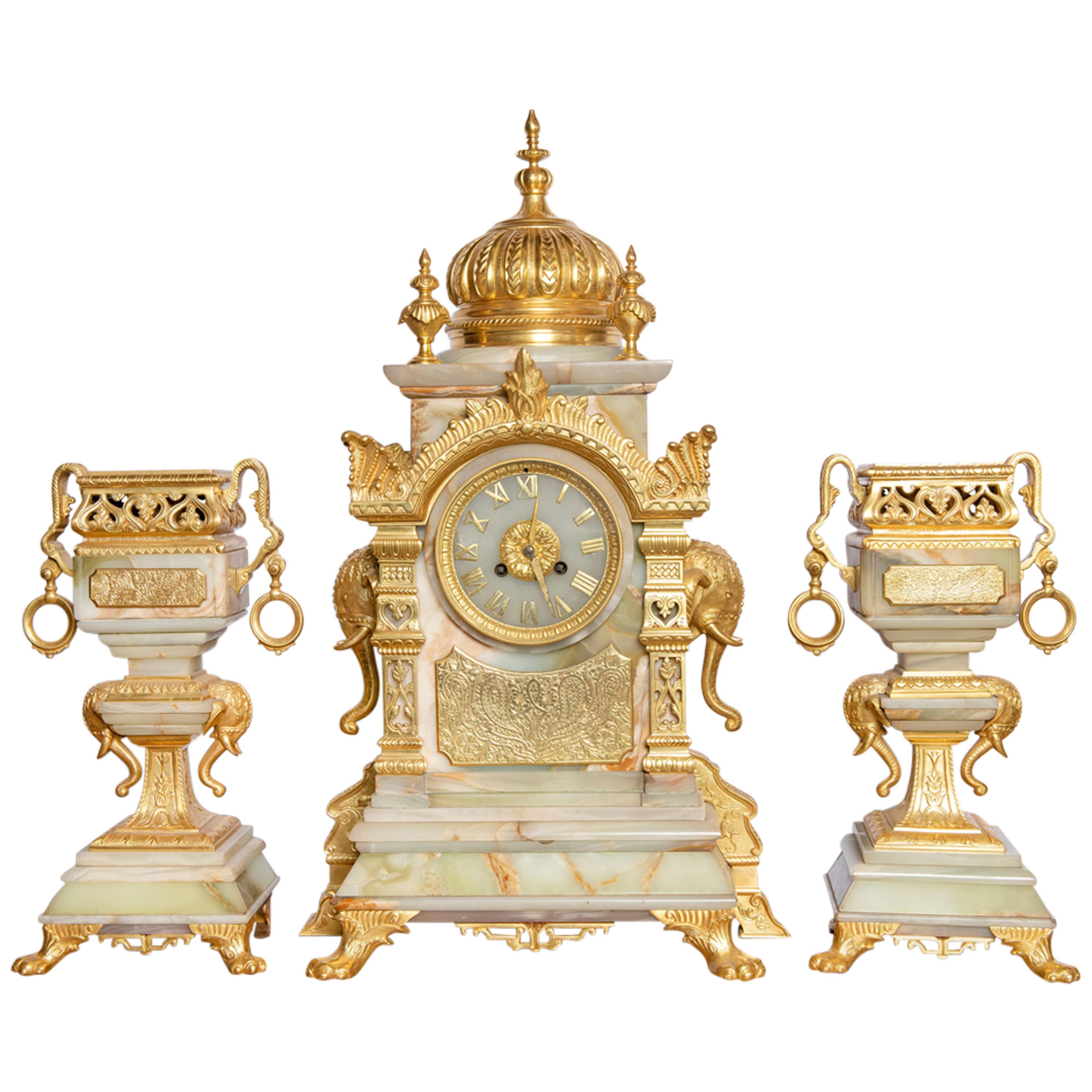 Garniture en bronze doré et onyx:: style orientaliste:: France:: vers 1890 en vente