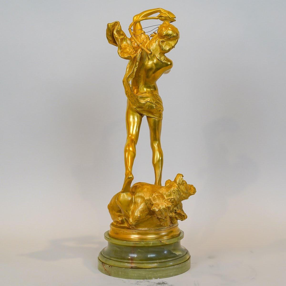 Escultura de bronce dorado y ónice de Henri Peinte, 1900. Bronce