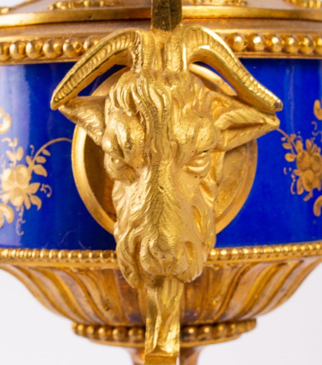 Gilt Bronze and Porcelain Mantel Set, Late 19th Century In Good Condition In Saint-Ouen, FR