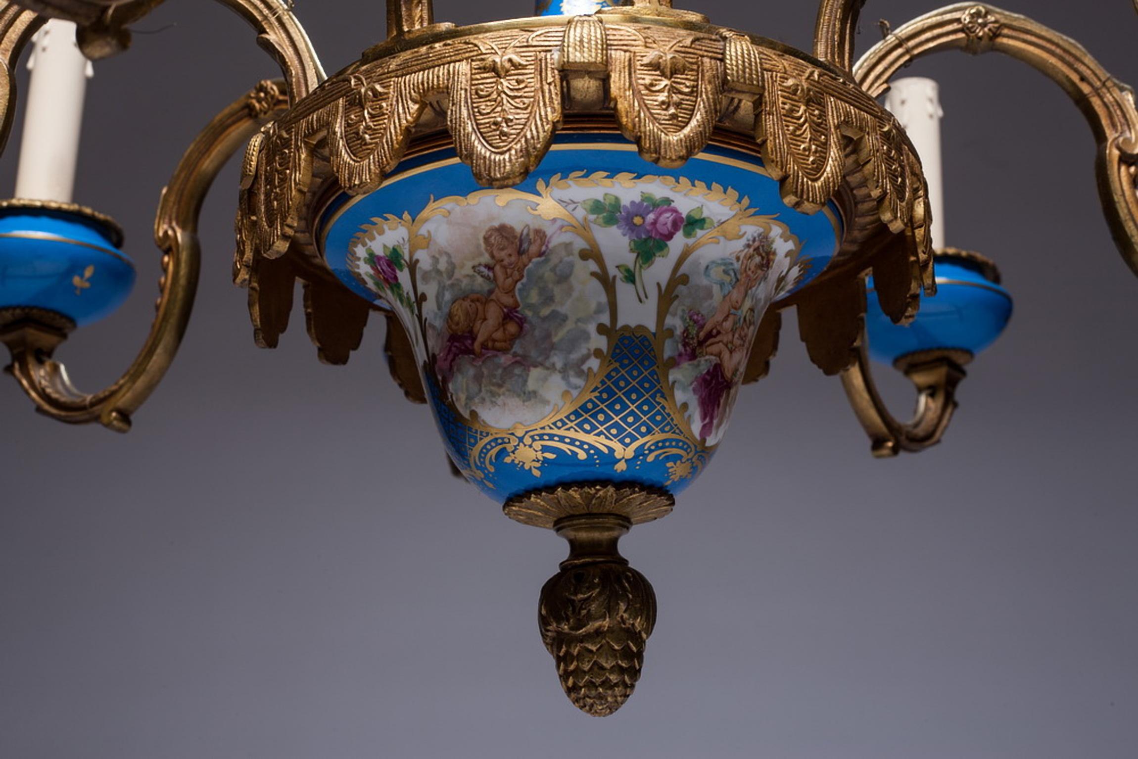 Gilt Bronze and Sèvres Style Porcelain Celeste Blue 8-Light Chandelier For Sale 2