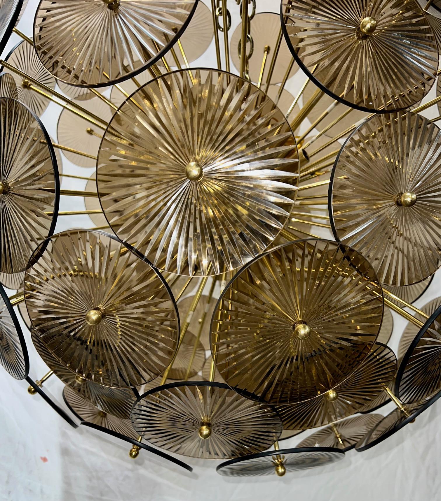 Vergoldete Bronze- und Rauchglas-Leuchte im Zustand „Gut“ im Angebot in New York, NY