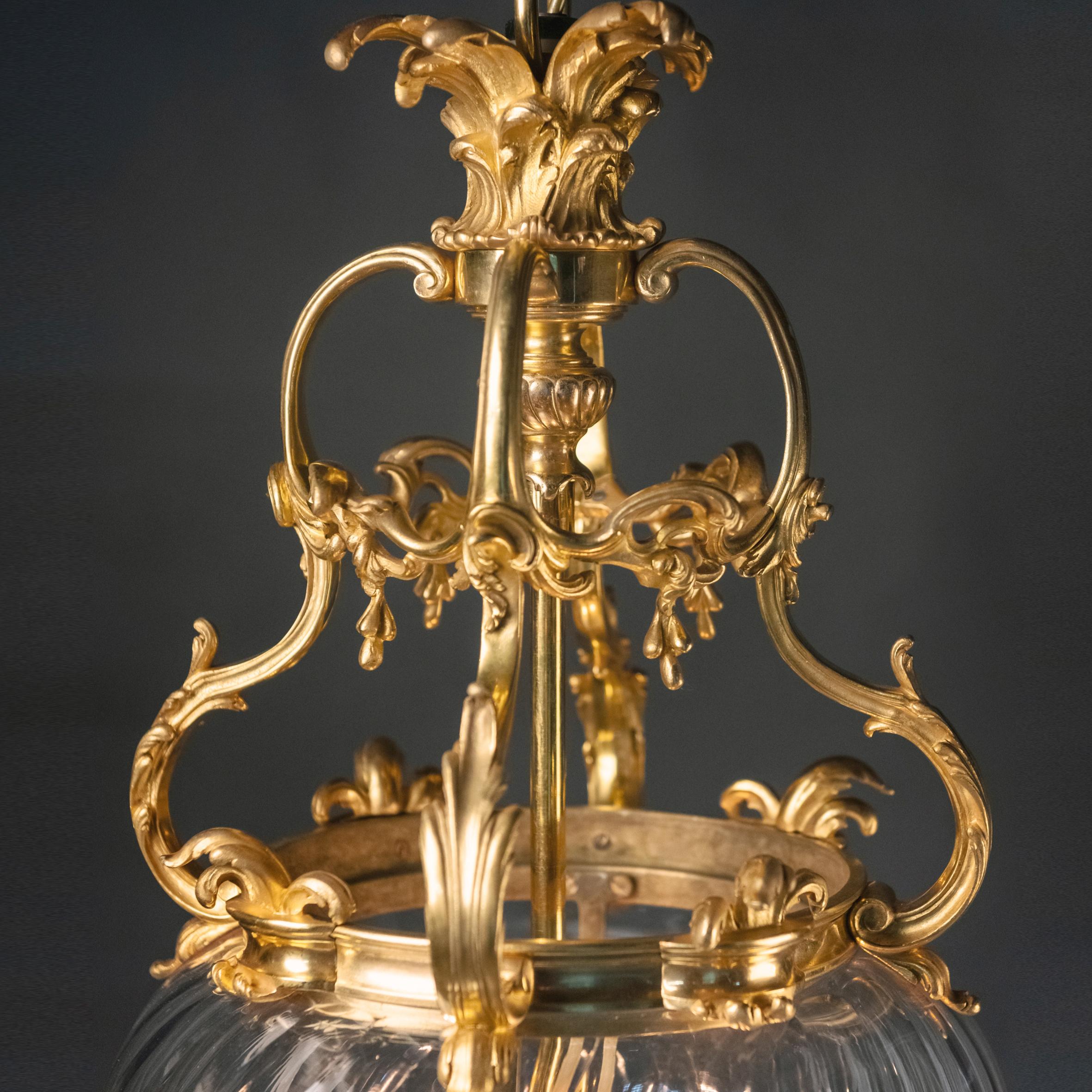 Gilt-Bronze and Spiral Moulded Glass Lantern Attributed to François Linke For Sale 2