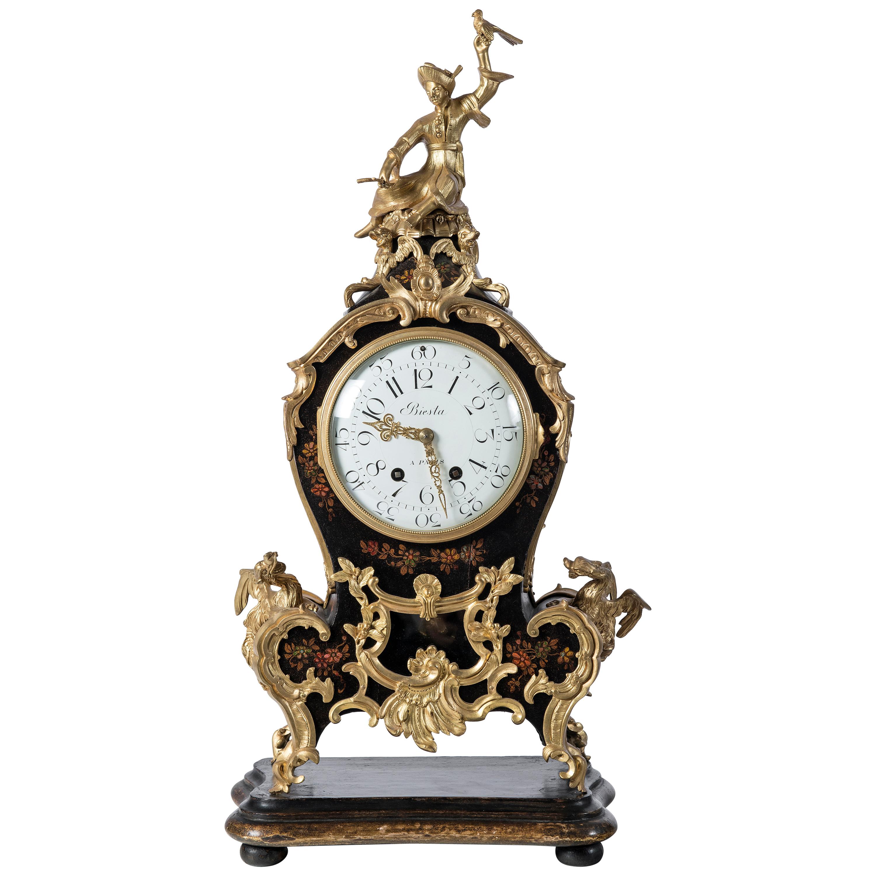 Horloge de table en bronze doré et bois, horloge signée Biesta, Paris, vers 1890 en vente