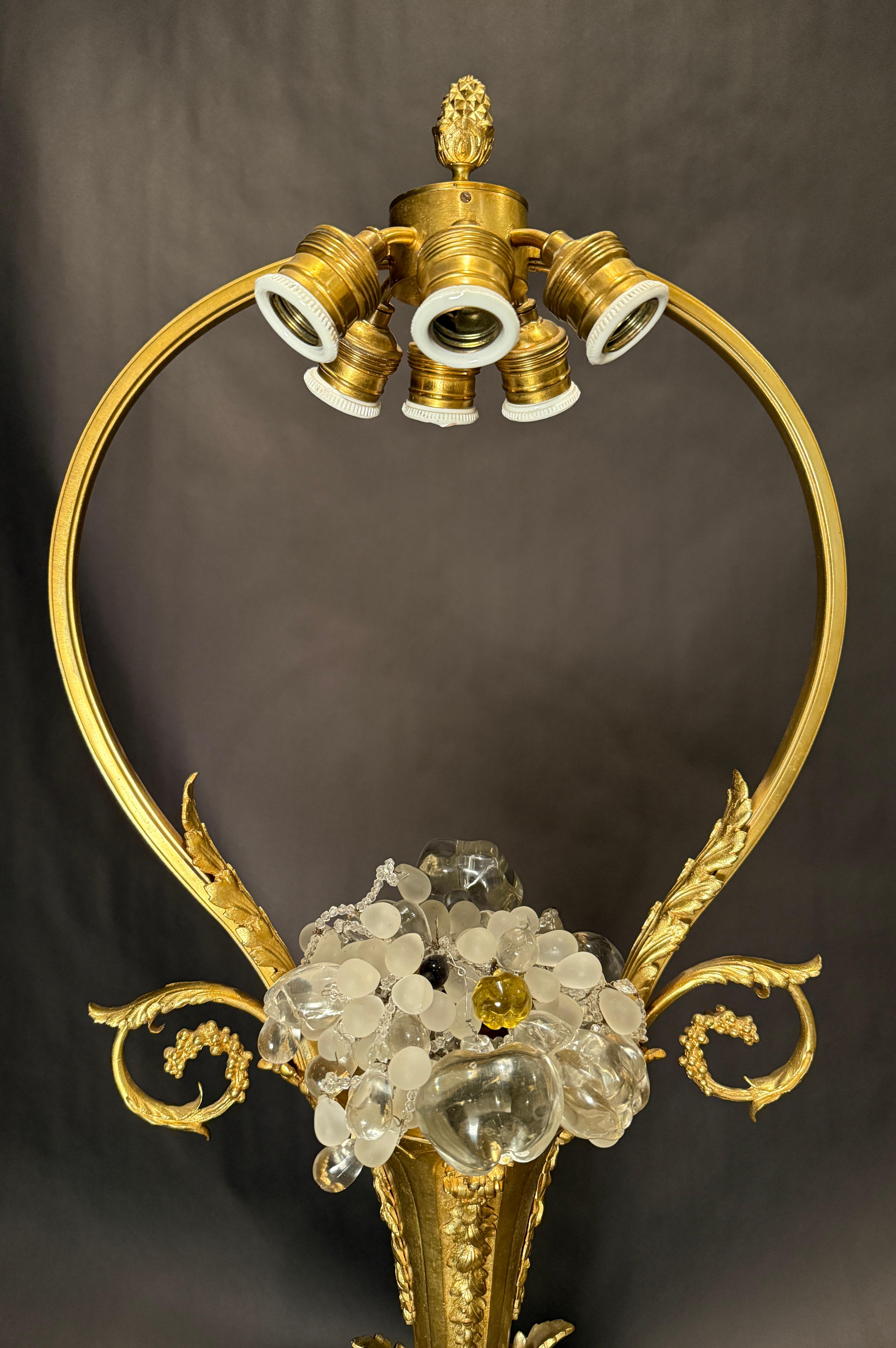 Lámpara de bronce dorado estilo Luis XVI de Baccarat Francés en venta