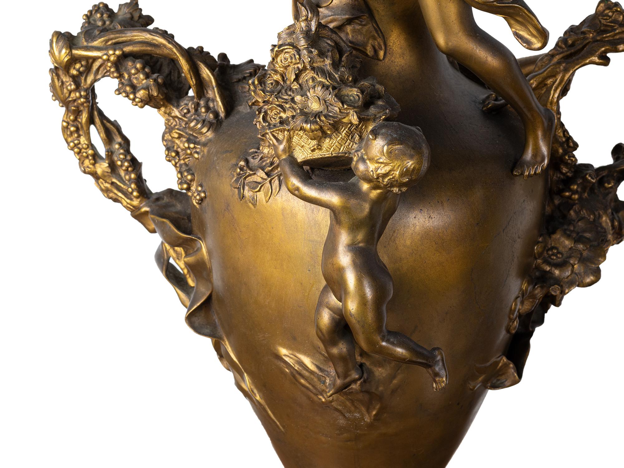 Gilt-bronze Battle of the flowers statue by Félix Charpentier  In Good Condition For Sale In Lisbon, PT
