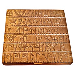 Vergoldete Bronzeschachtel von Line Vautrin „Das armenische Alphabet“ - 1940