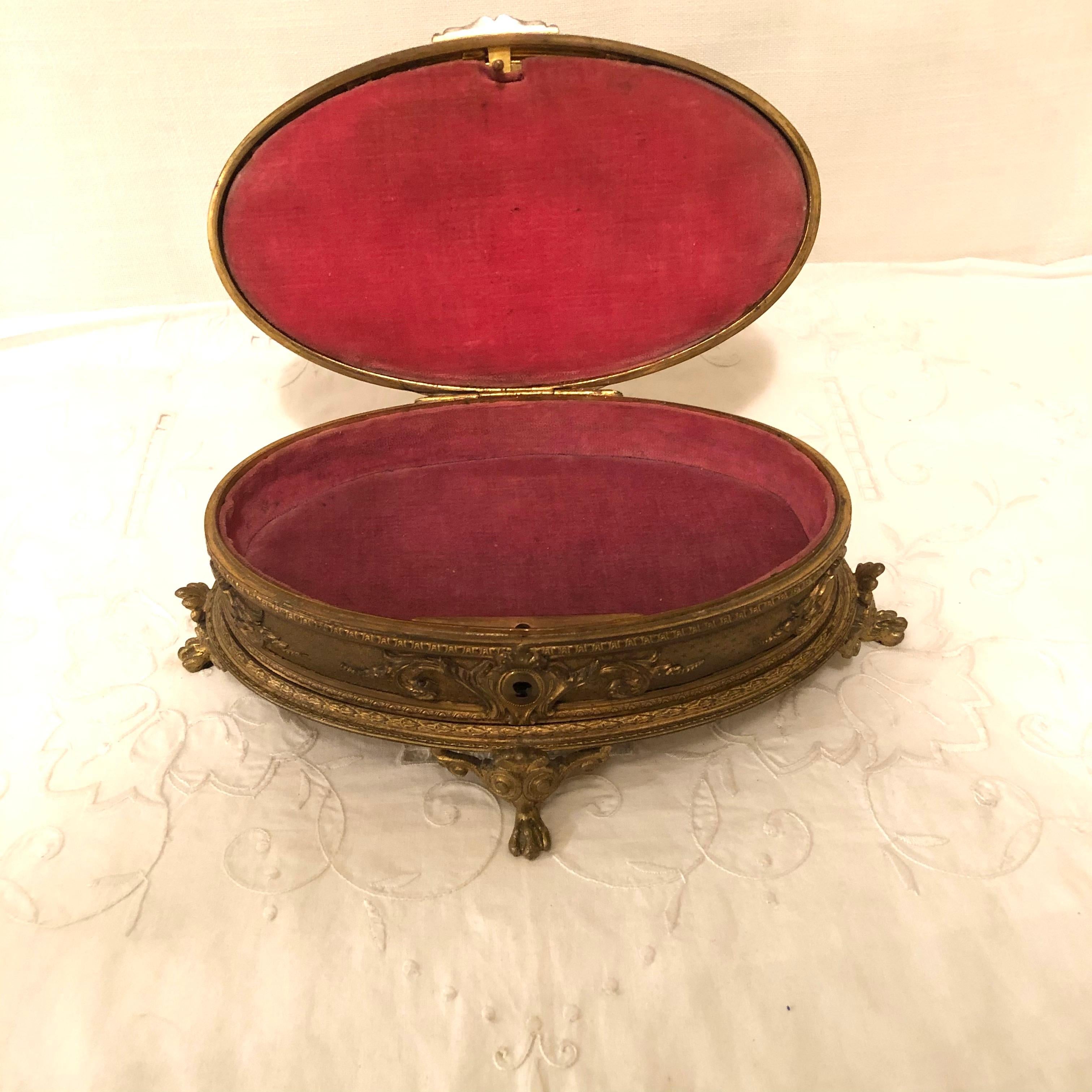 Gilt Bronze Box with Enamel Portrait of Beautiful Lady on Four Raised Feet For Sale 3