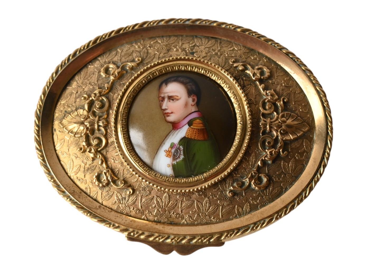 Gilt Bronze Box With Miniature Of Napoleon Bonaparte, 19th Century Imperio en venta