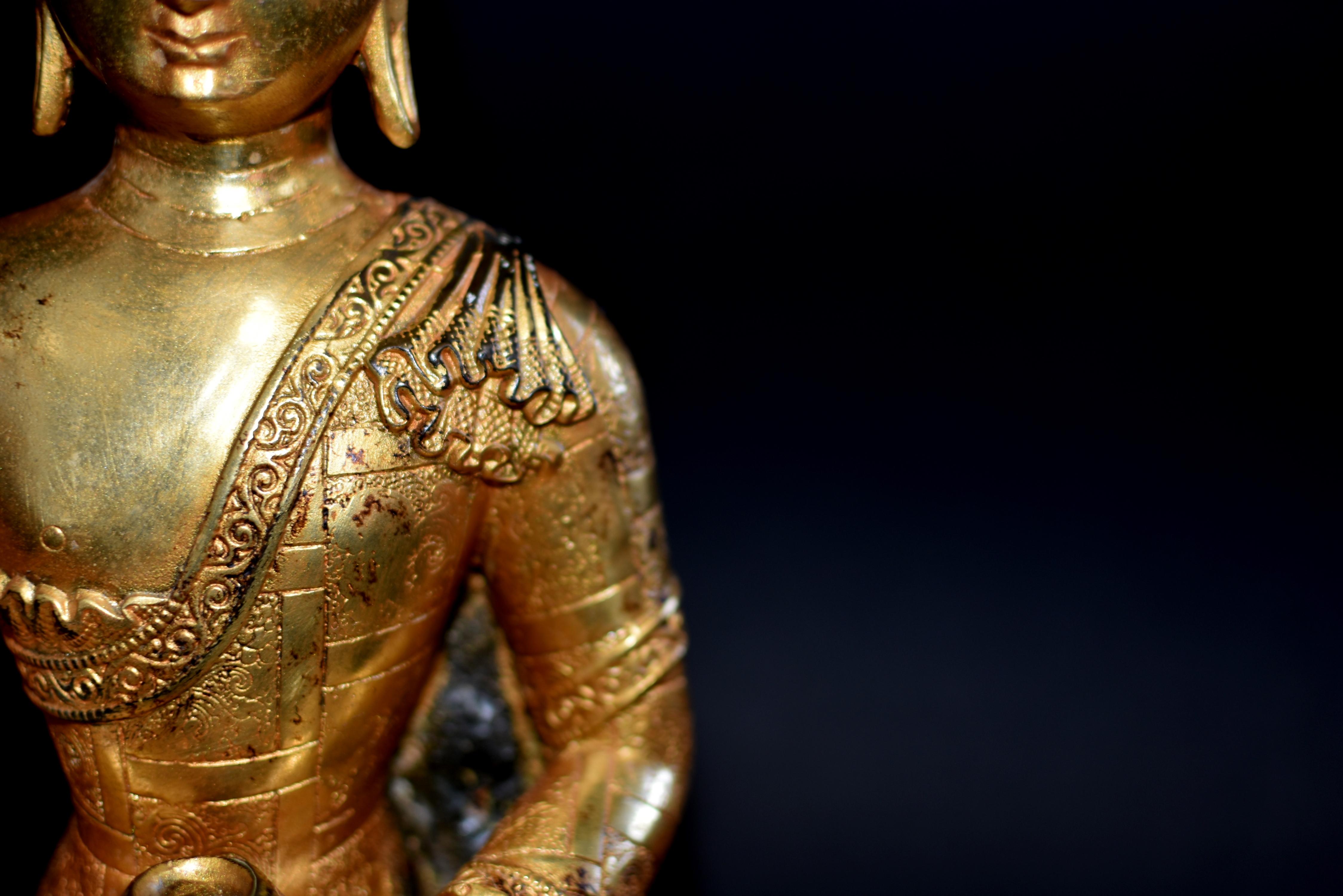 Gilt Bronze Buddha in Patchwork Robe For Sale 7