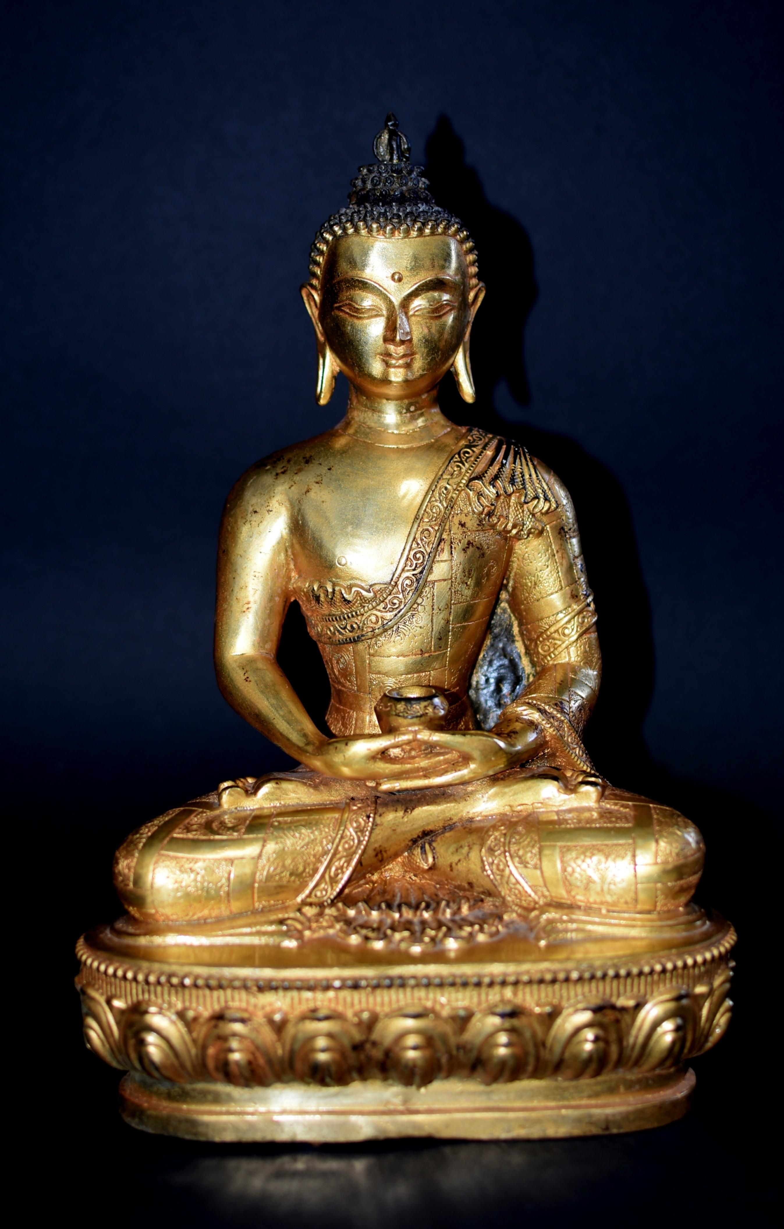 Gilt Bronze Buddha in Patchwork Robe In Good Condition For Sale In Somis, CA