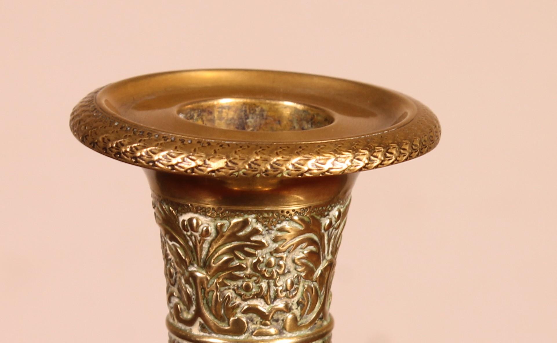 Francese Candeliere in bronzo dorato, periodo Impero, inizio XIX secolo in vendita