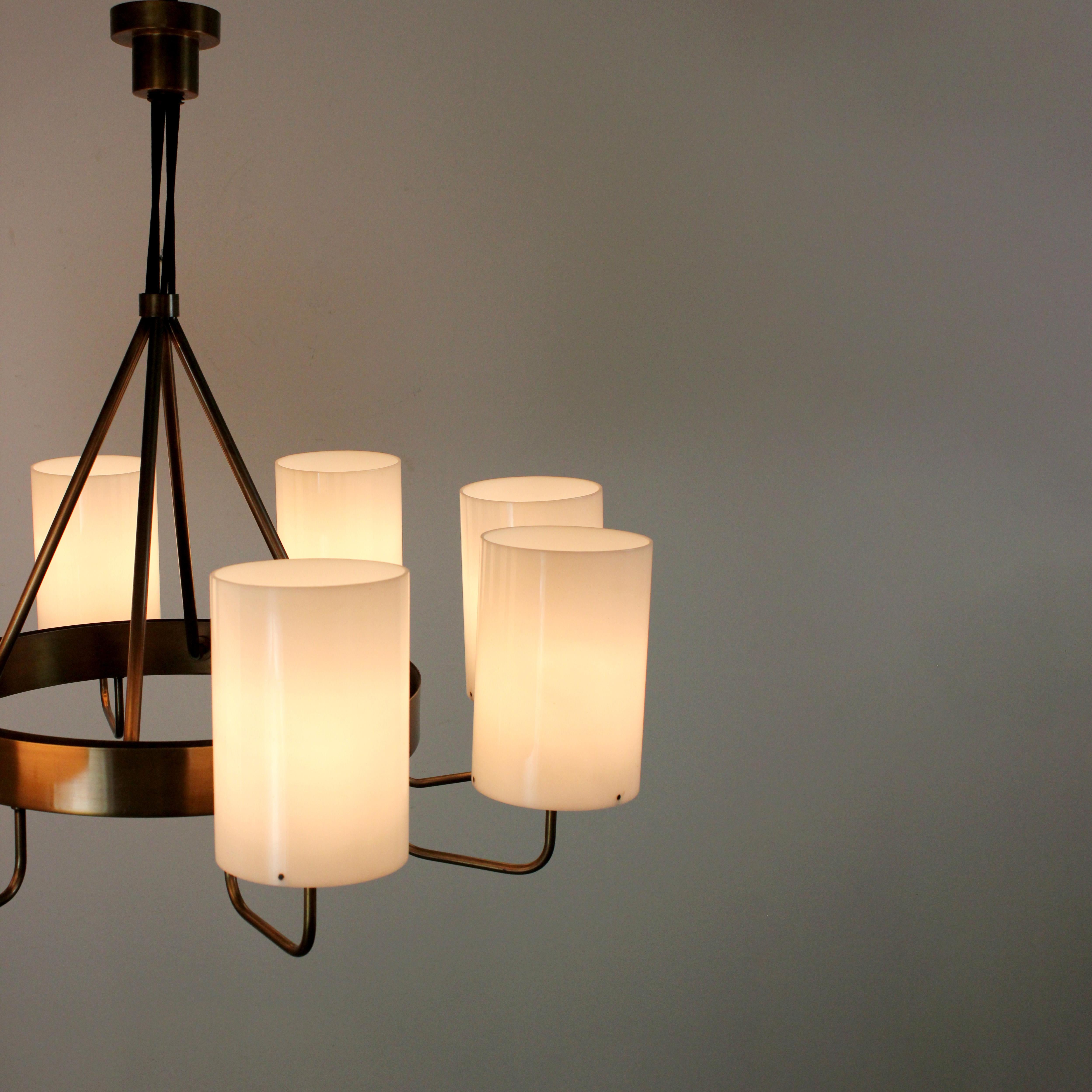 Gilt bronze ceiling lamp with white methacrylate shades - Spain - c. 1970 In Good Condition For Sale In Madrid, España