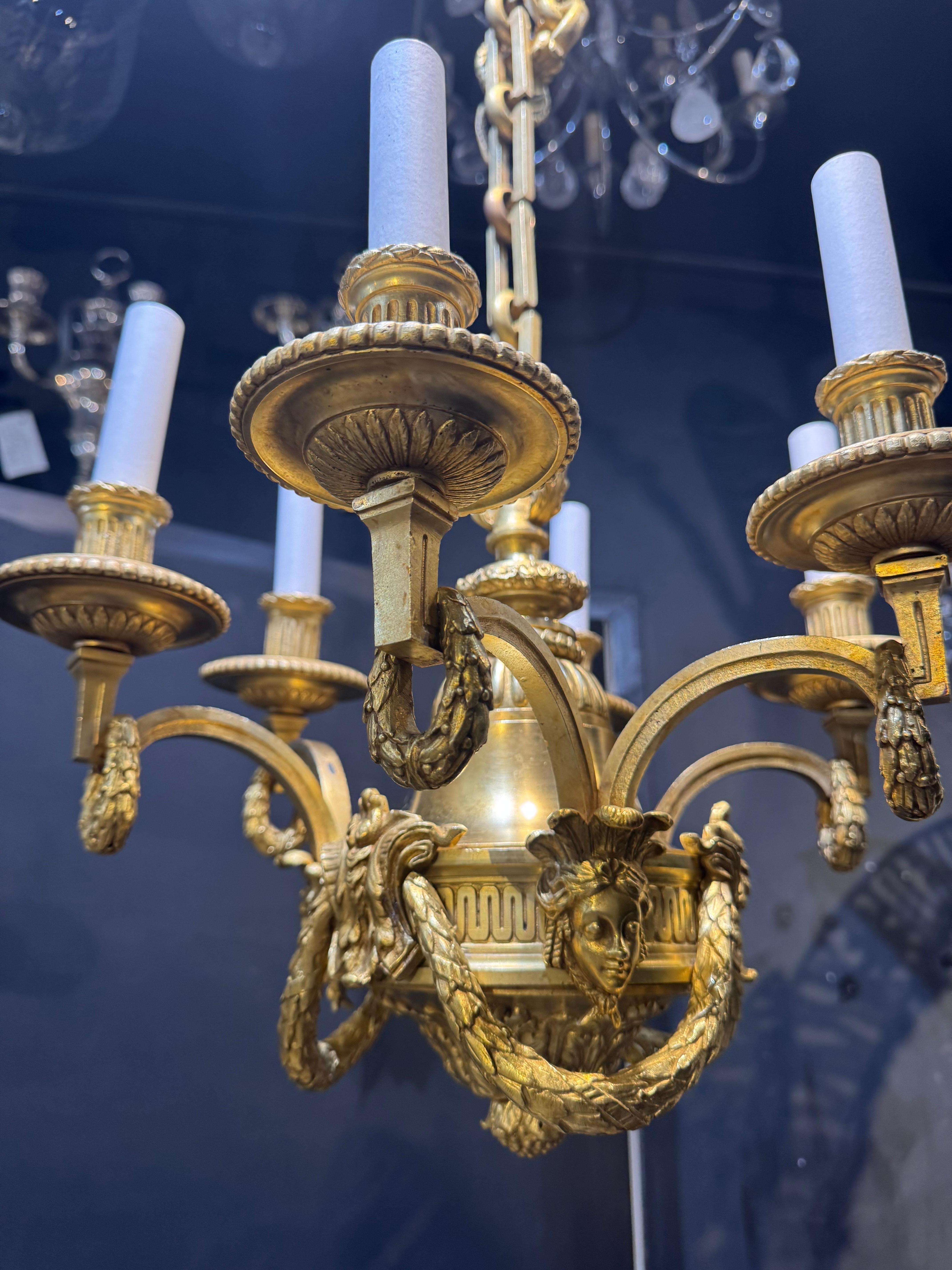 Lampadario in bronzo dorato in vendita 2