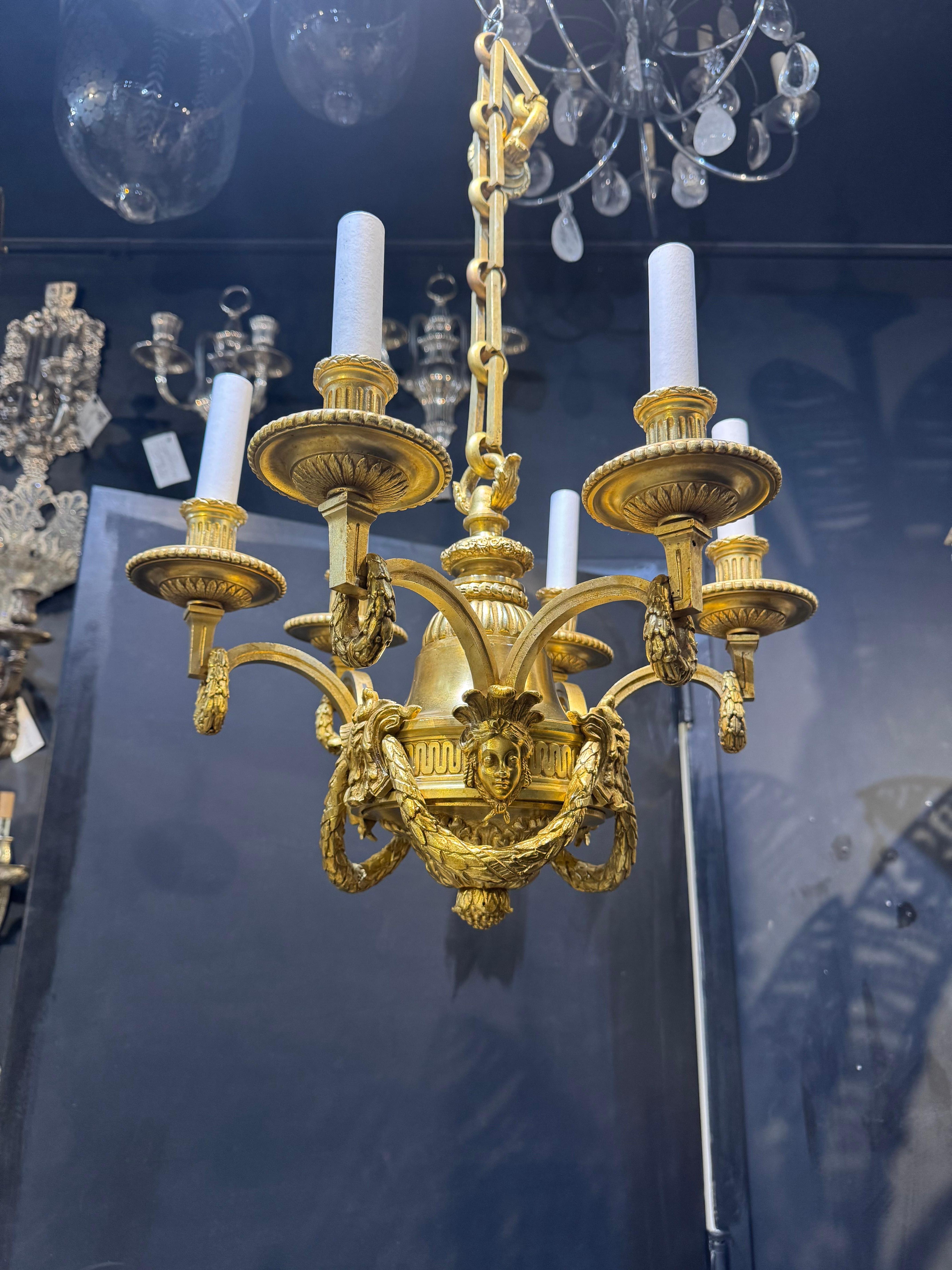 Lampadario in bronzo dorato In condizioni buone in vendita a New York, NY