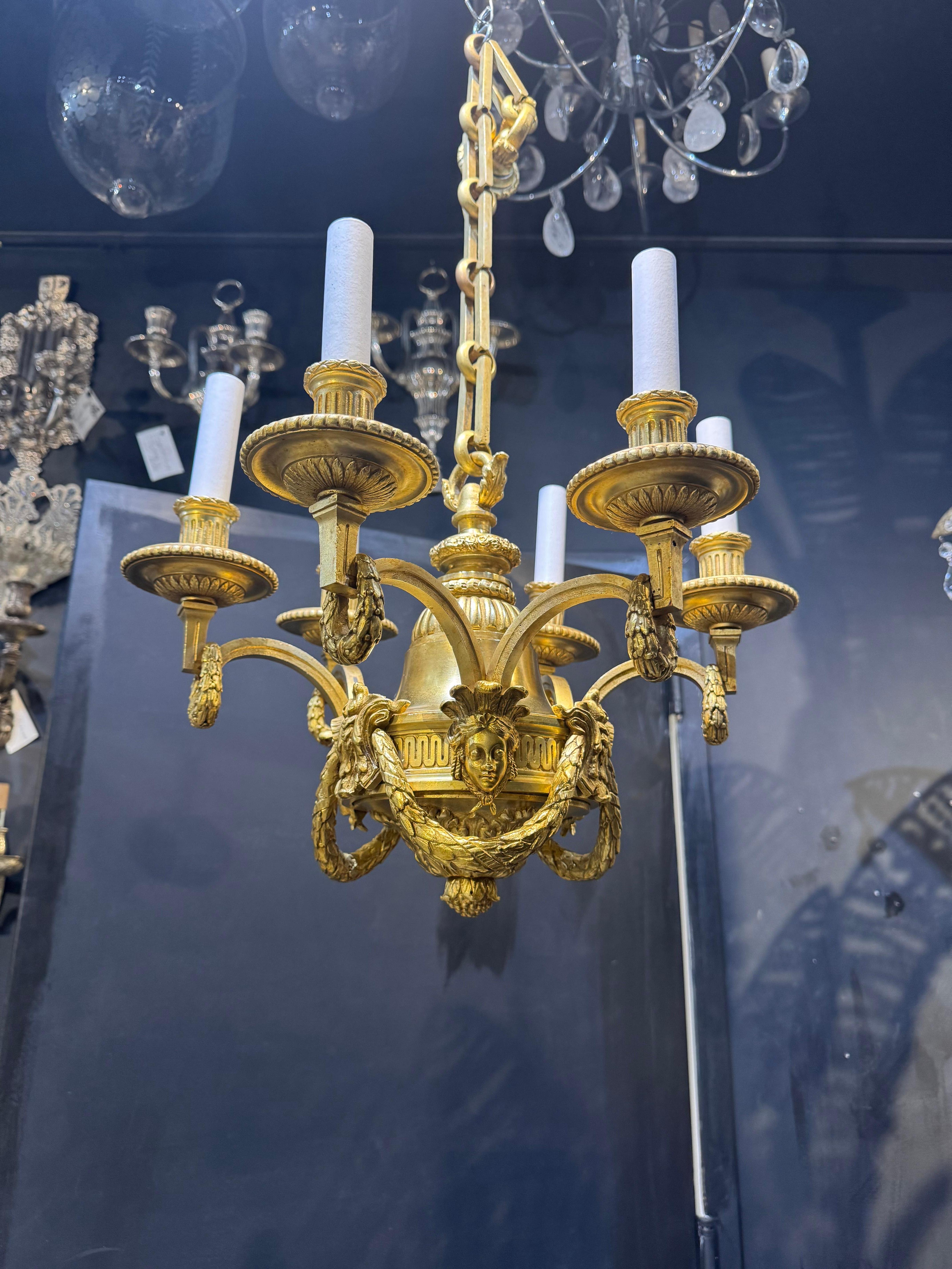 XIX secolo Lampadario in bronzo dorato in vendita