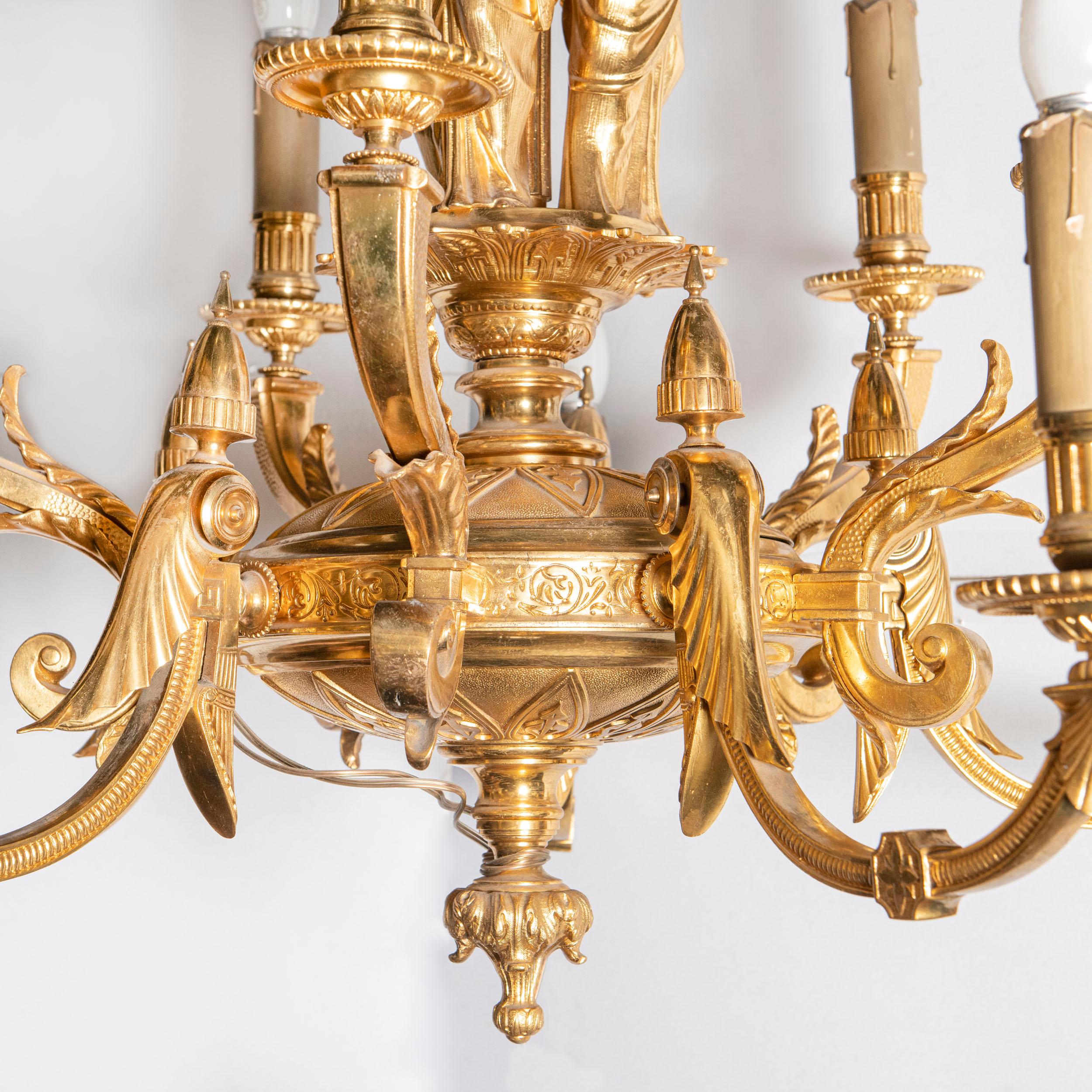 Kronleuchter aus vergoldeter Bronze. Frankreich, Ende des 19. Jahrhunderts. (Vergoldet) im Angebot
