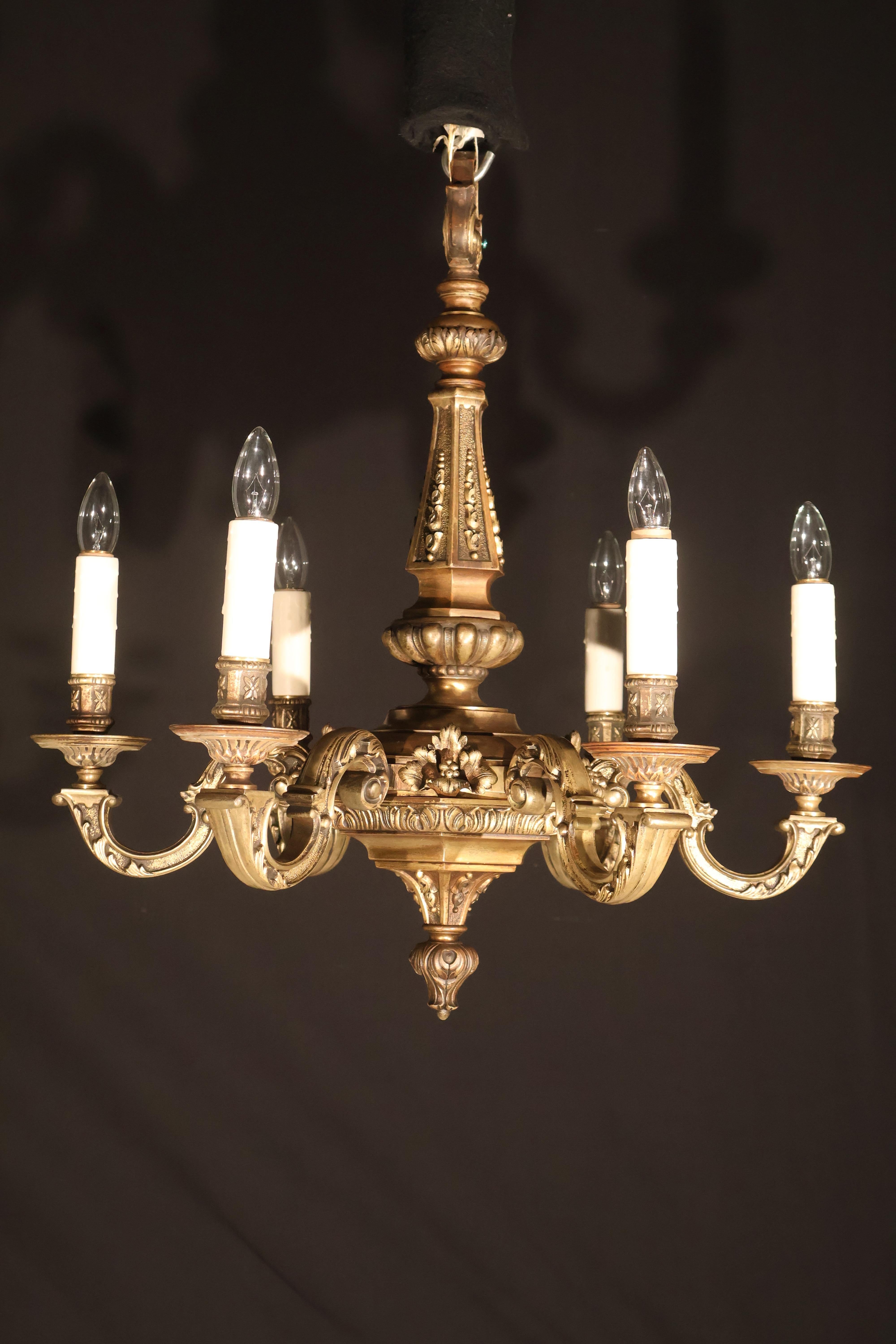 Lampadario in bronzo dorato in stile Reggenza in vendita 6