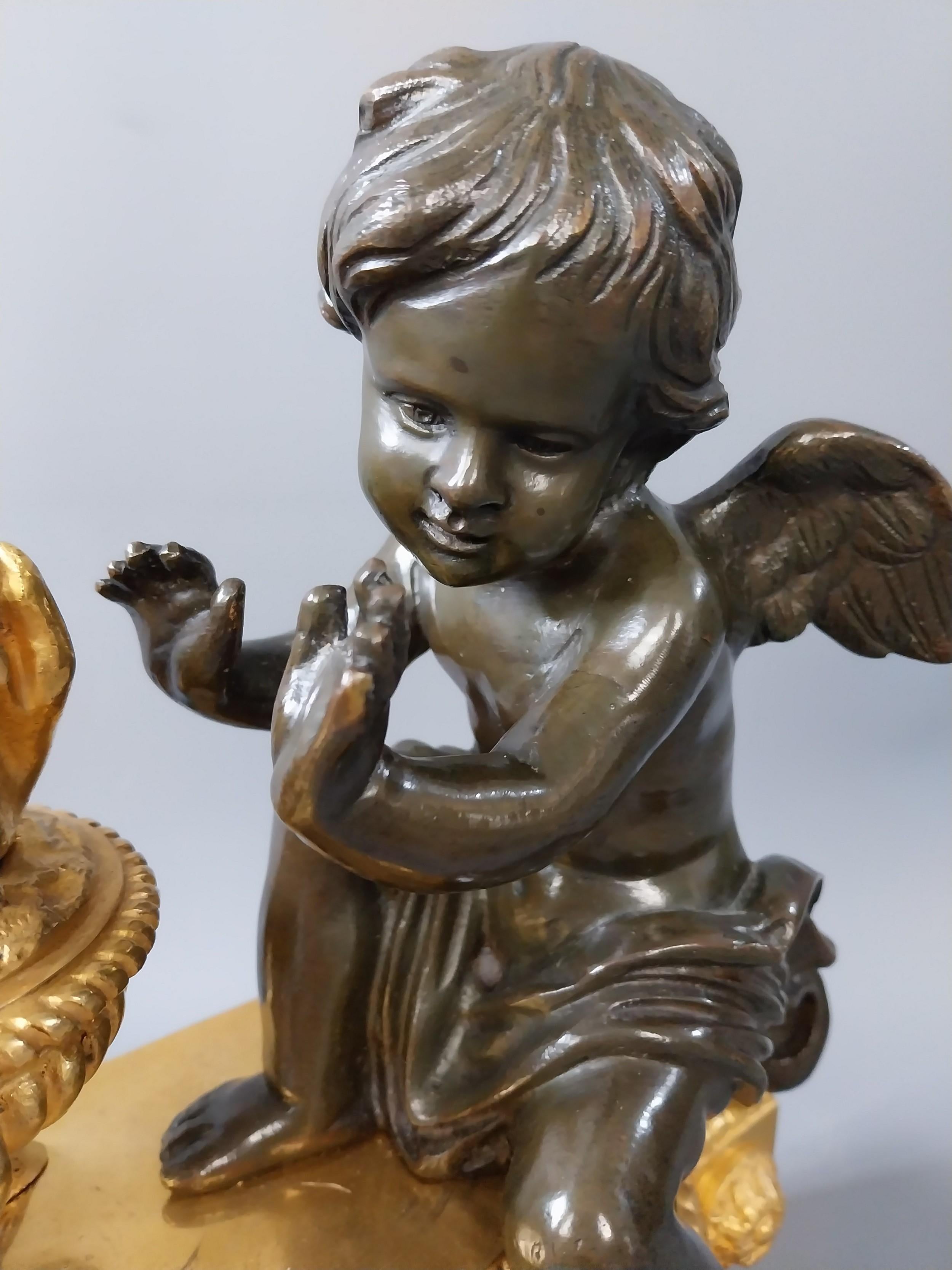 Cherub Chenet aus vergoldeter Bronze im Angebot 1