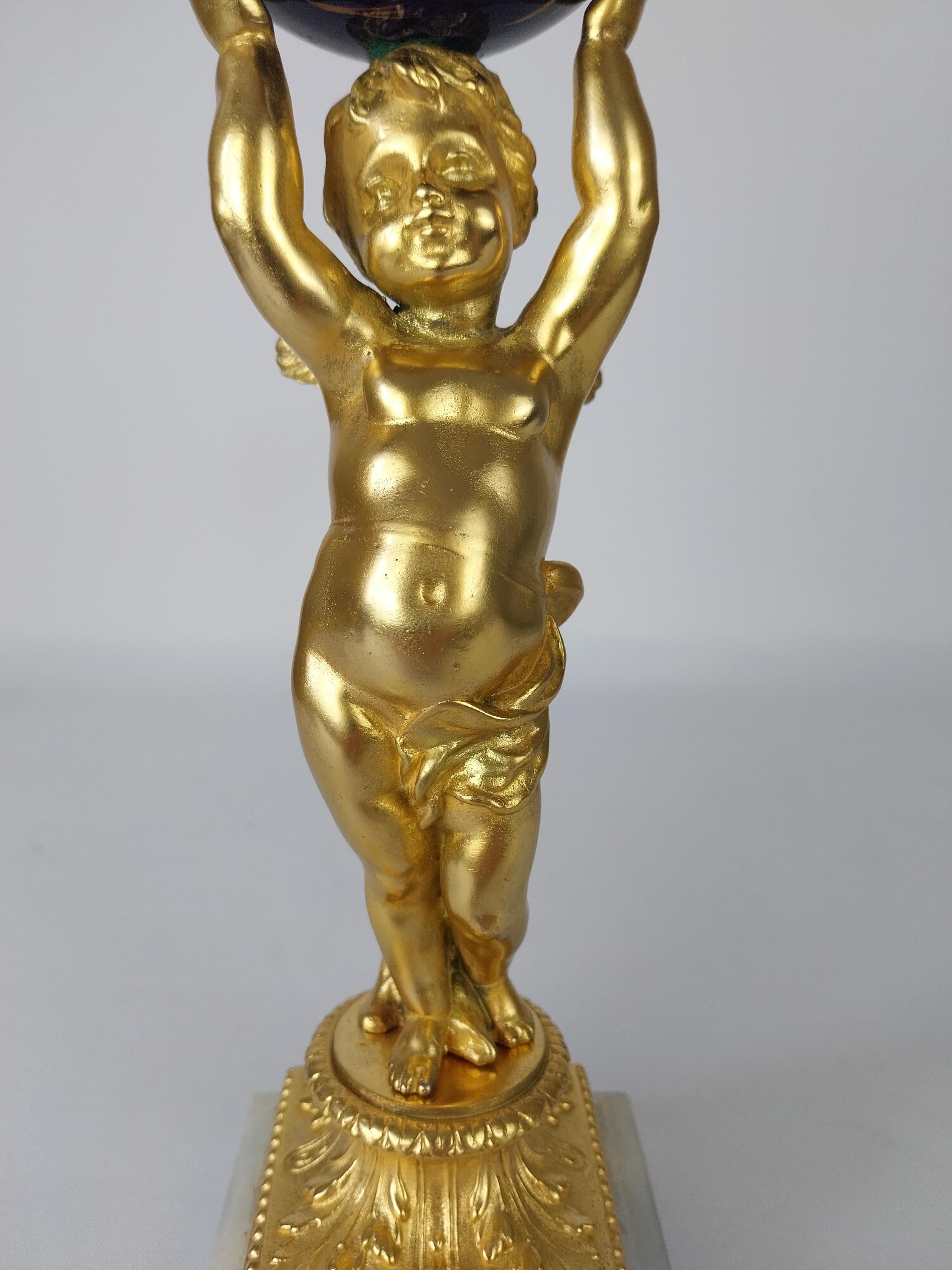 Cherub-Tischuhr aus vergoldeter Bronze, 19. Jahrhundert im Angebot 9