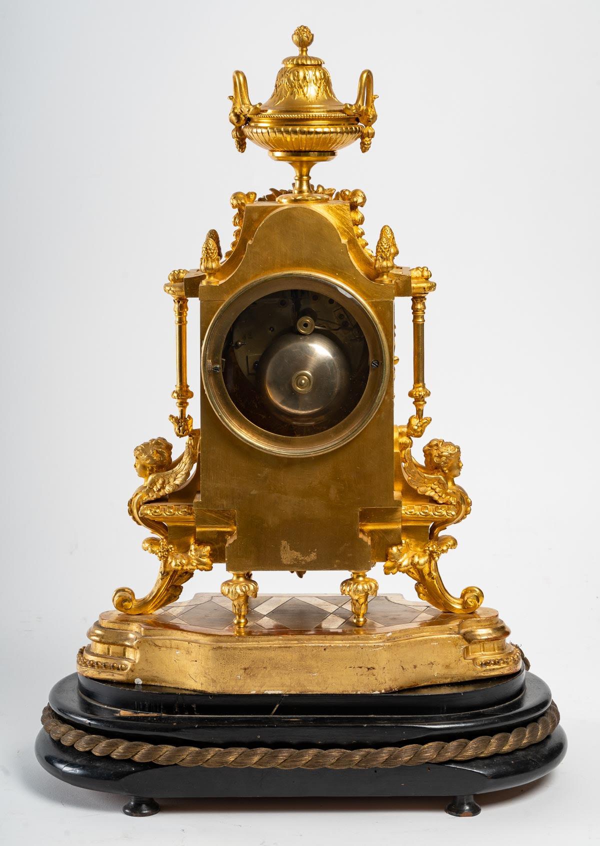 Horloge en bronze doré, XIXe siècle, période Napoléon III en vente 5