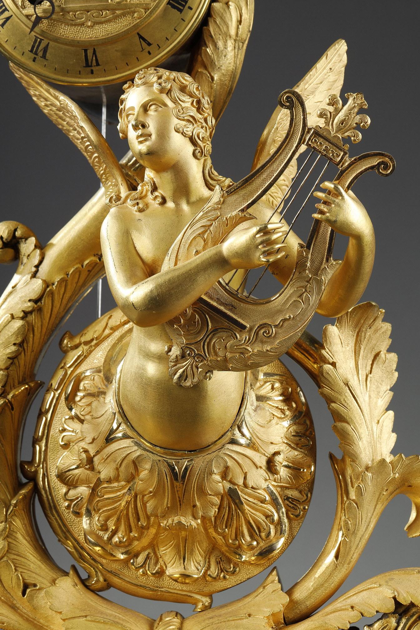 Gilt Bronze Clock with Winged Genie, Charles X Period In Good Condition For Sale In Paris, FR