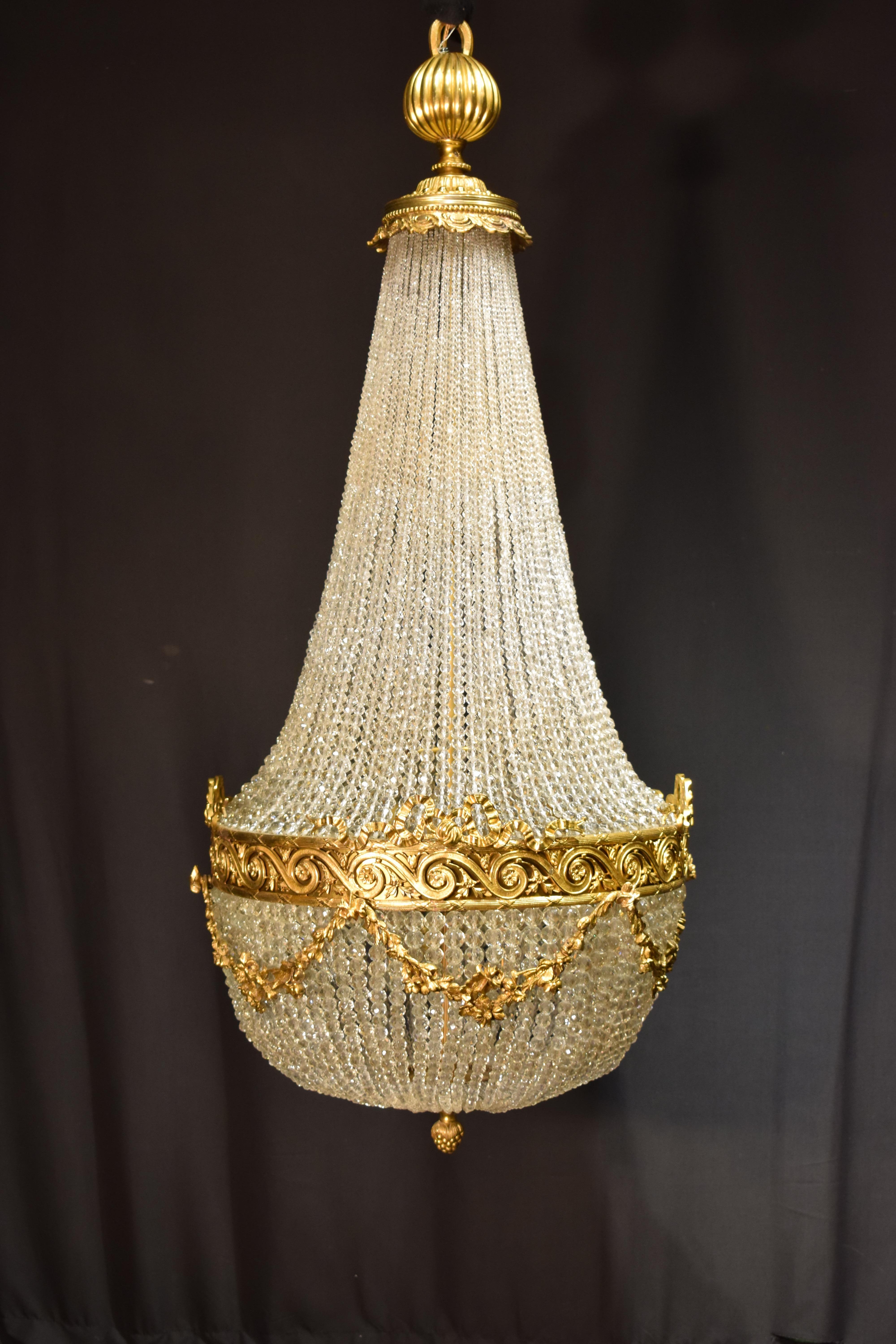 Vergoldeter Kronleuchter „Basket“ aus Bronze und Kristall (19. Jahrhundert) im Angebot