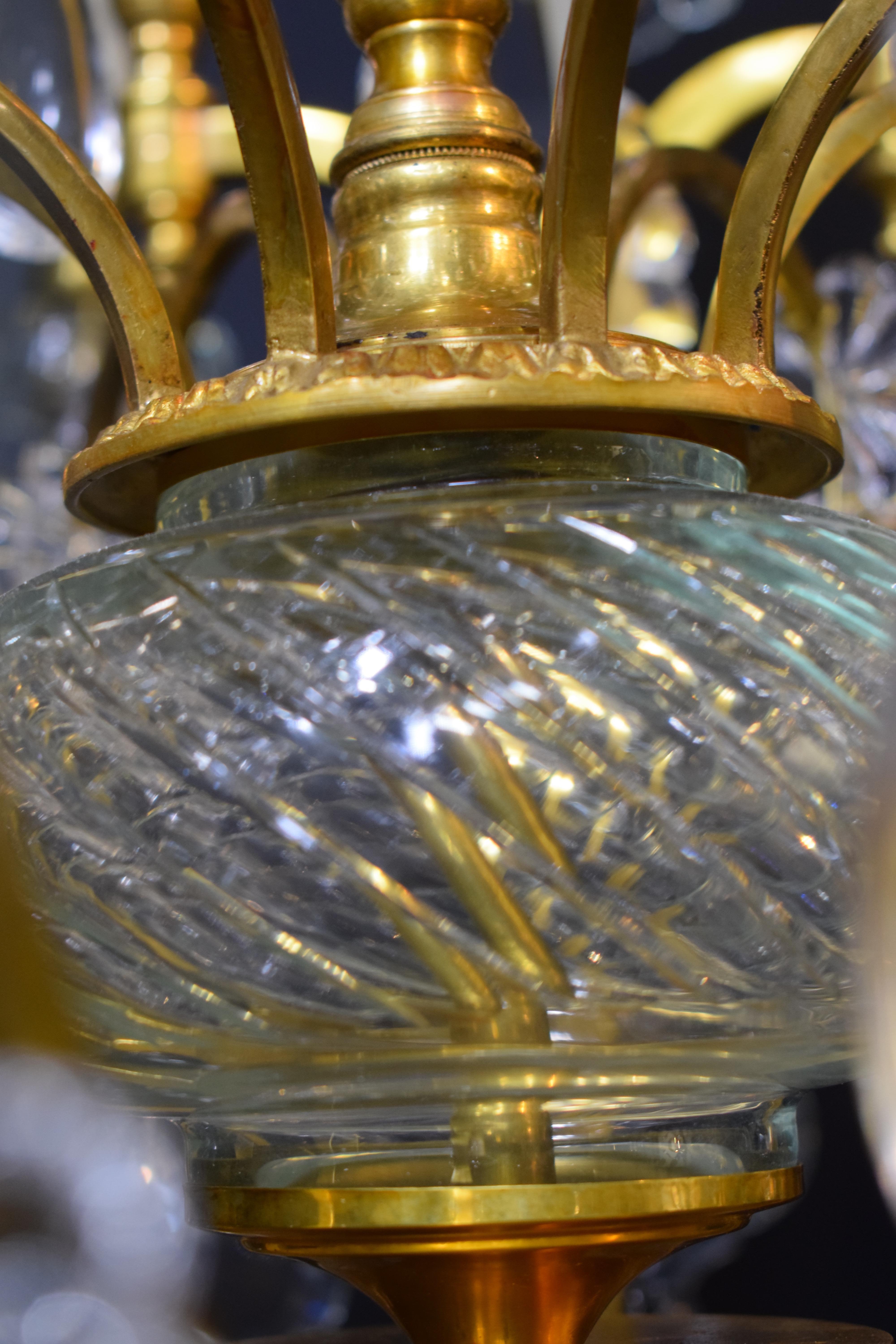 Début du 20ème siècle Lustre en bronze doré et cristal de Baccarat en vente