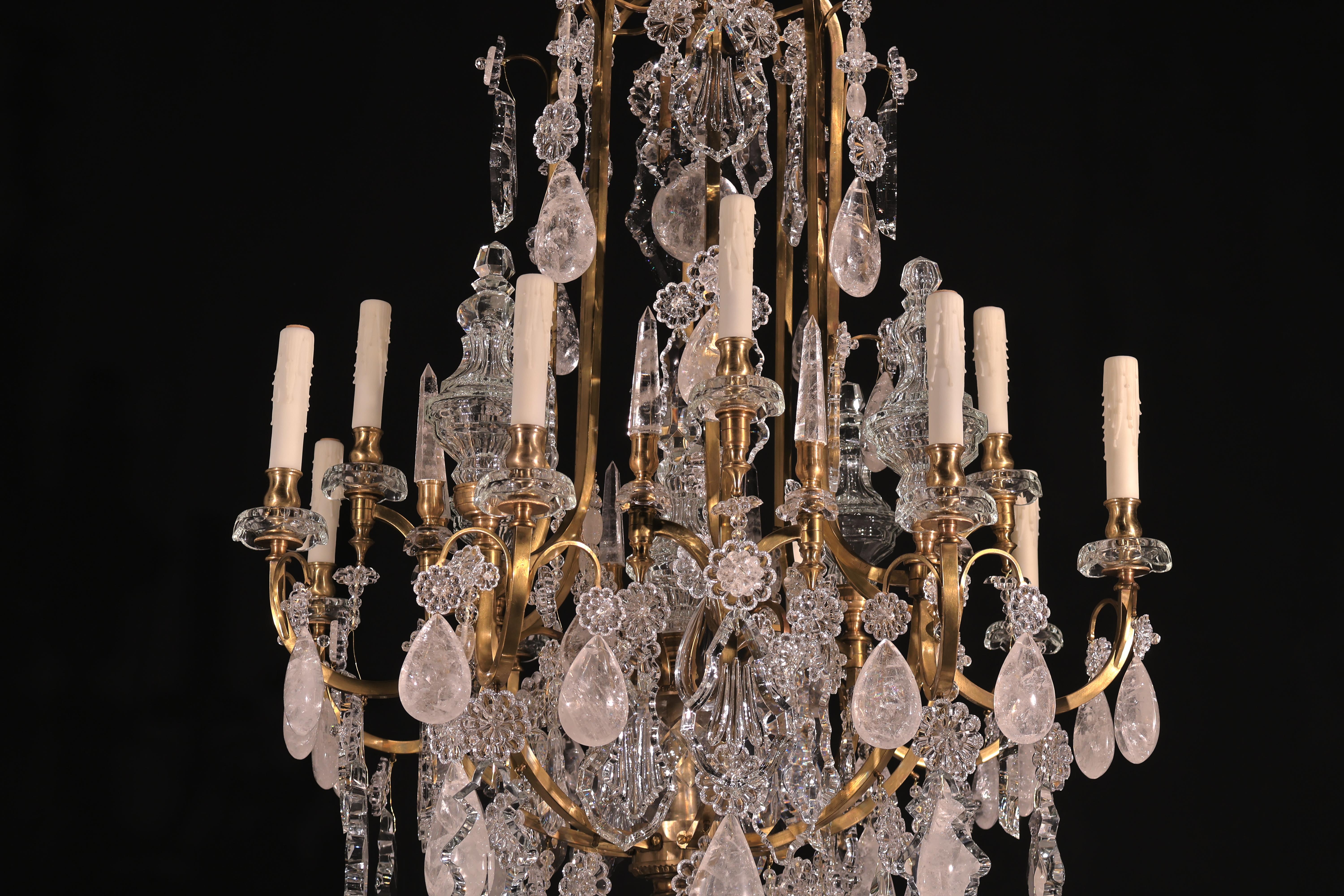 Lampadario in bronzo dorato e cristallo in vendita 8