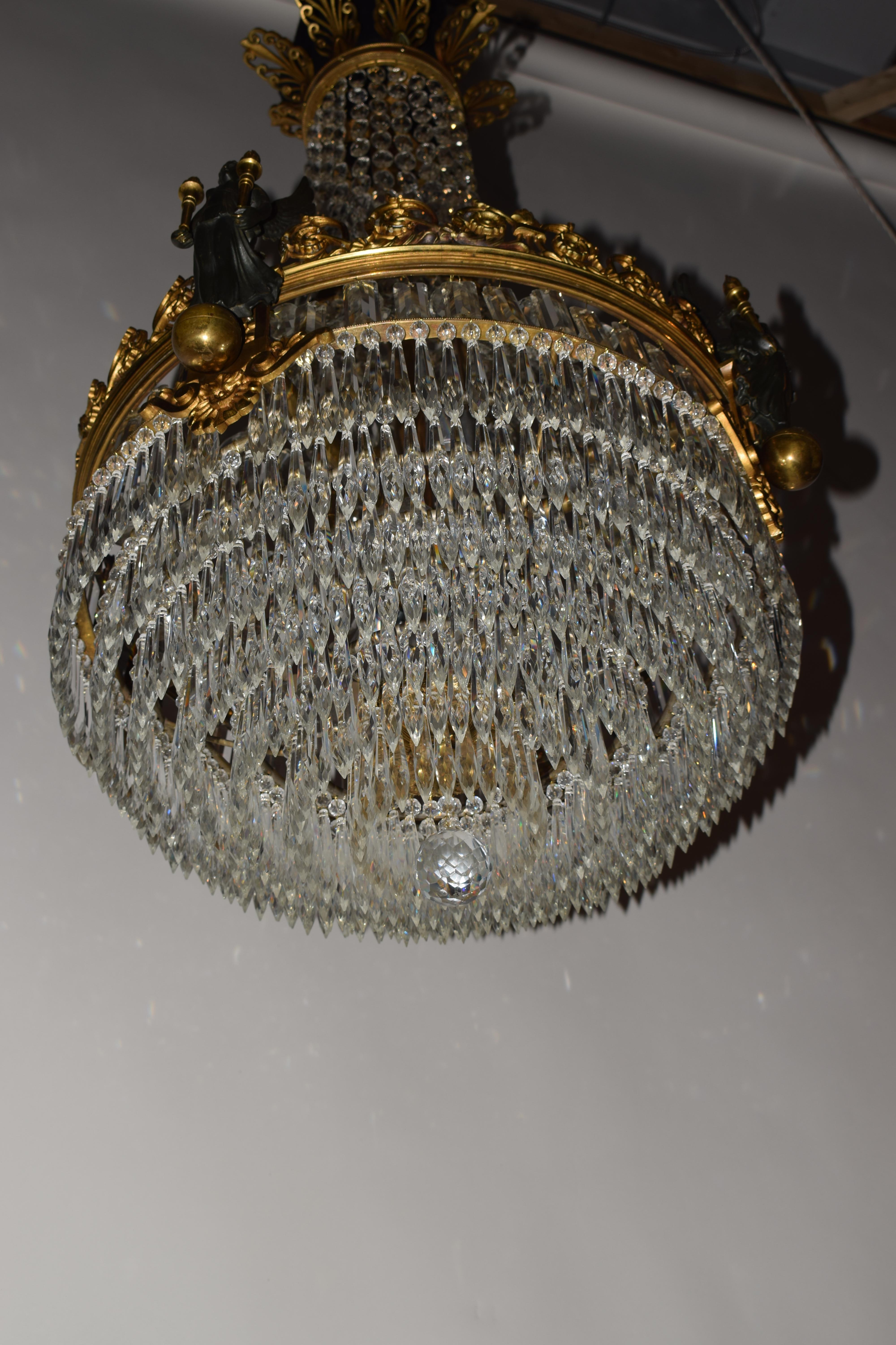 Vergoldeter Kronleuchter aus Bronze und Kristall im Empire-Stil im Angebot 6