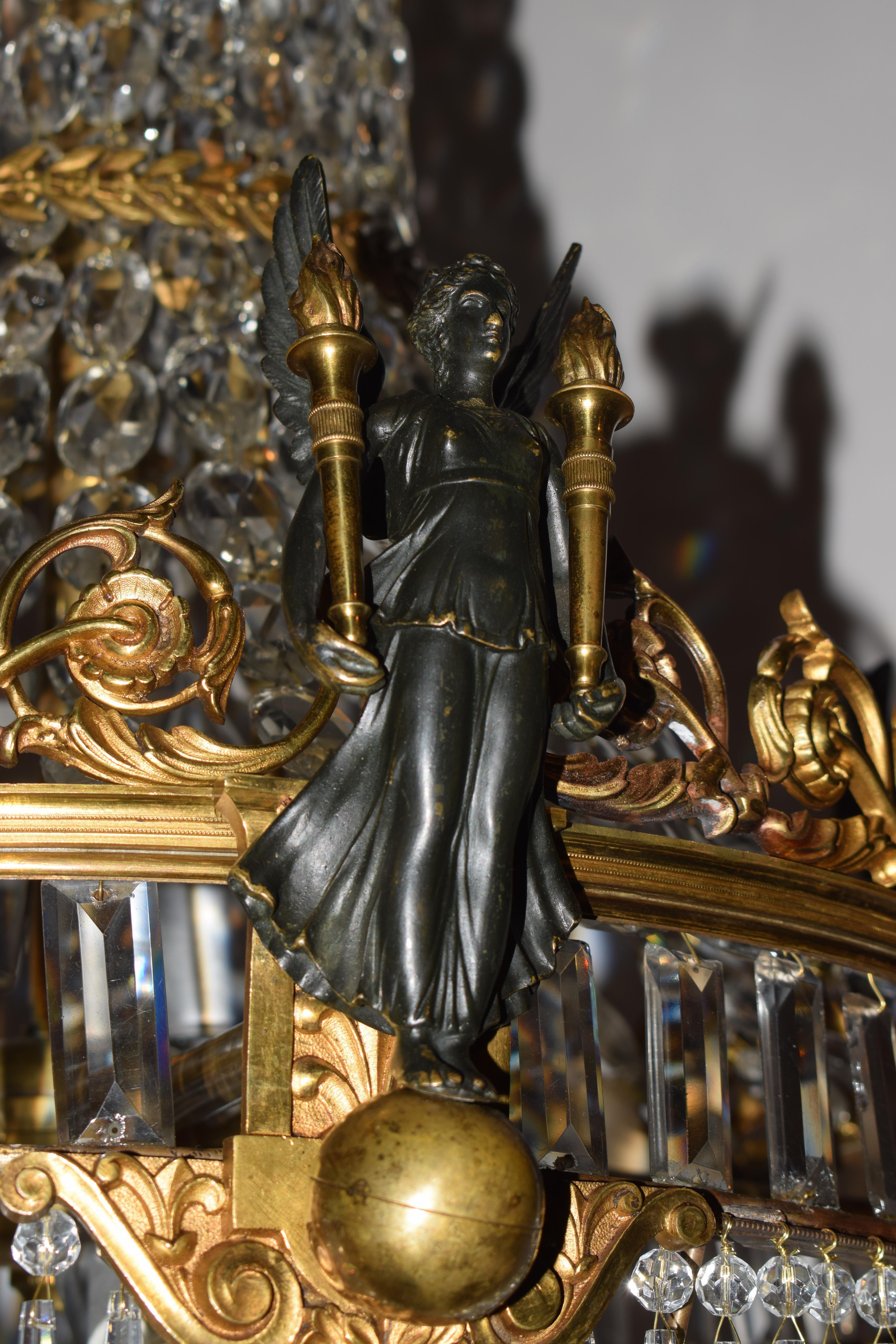 Vergoldeter Kronleuchter aus Bronze und Kristall im Empire-Stil im Angebot 7