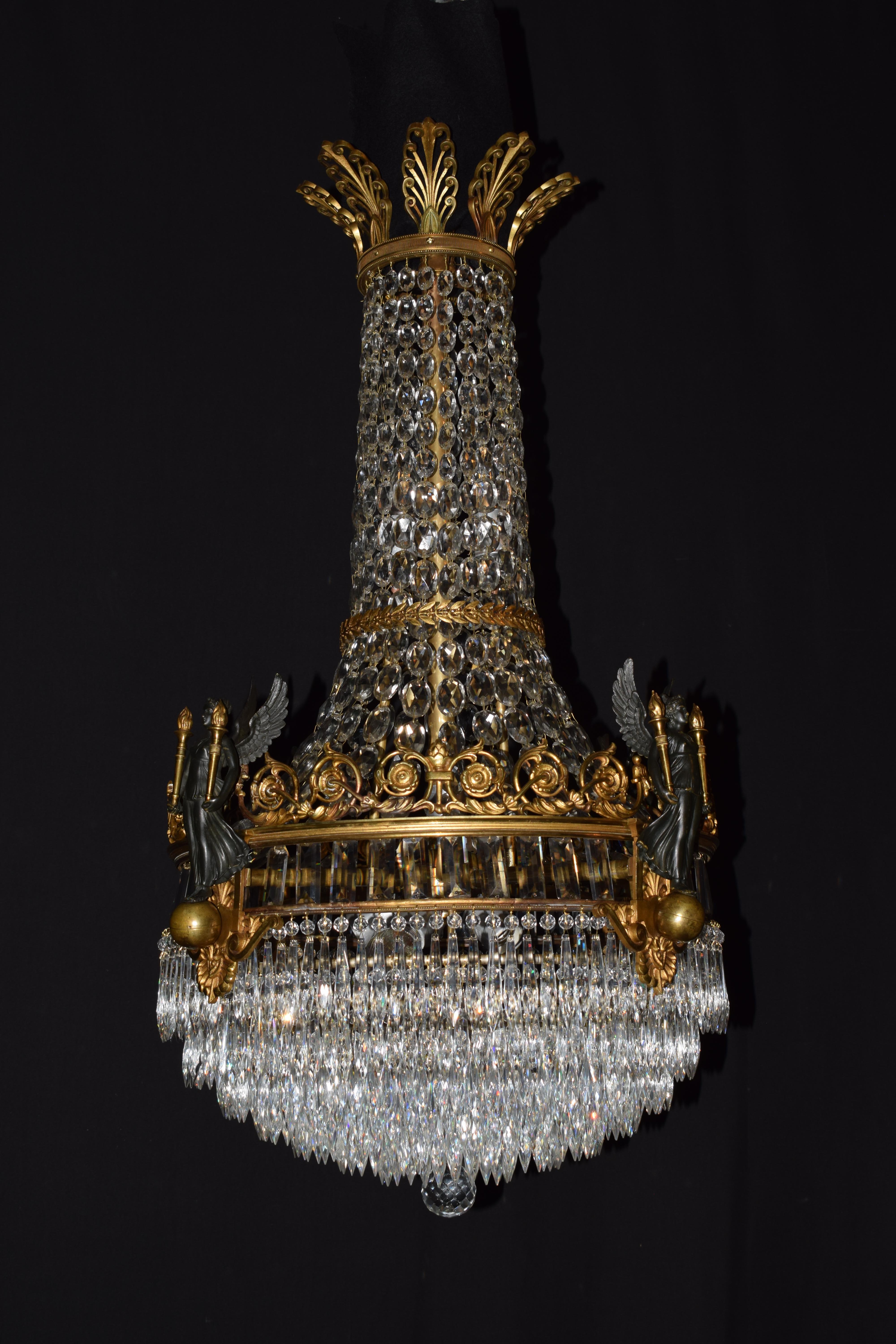 Vergoldeter Kronleuchter aus Bronze und Kristall im Empire-Stil im Angebot 3