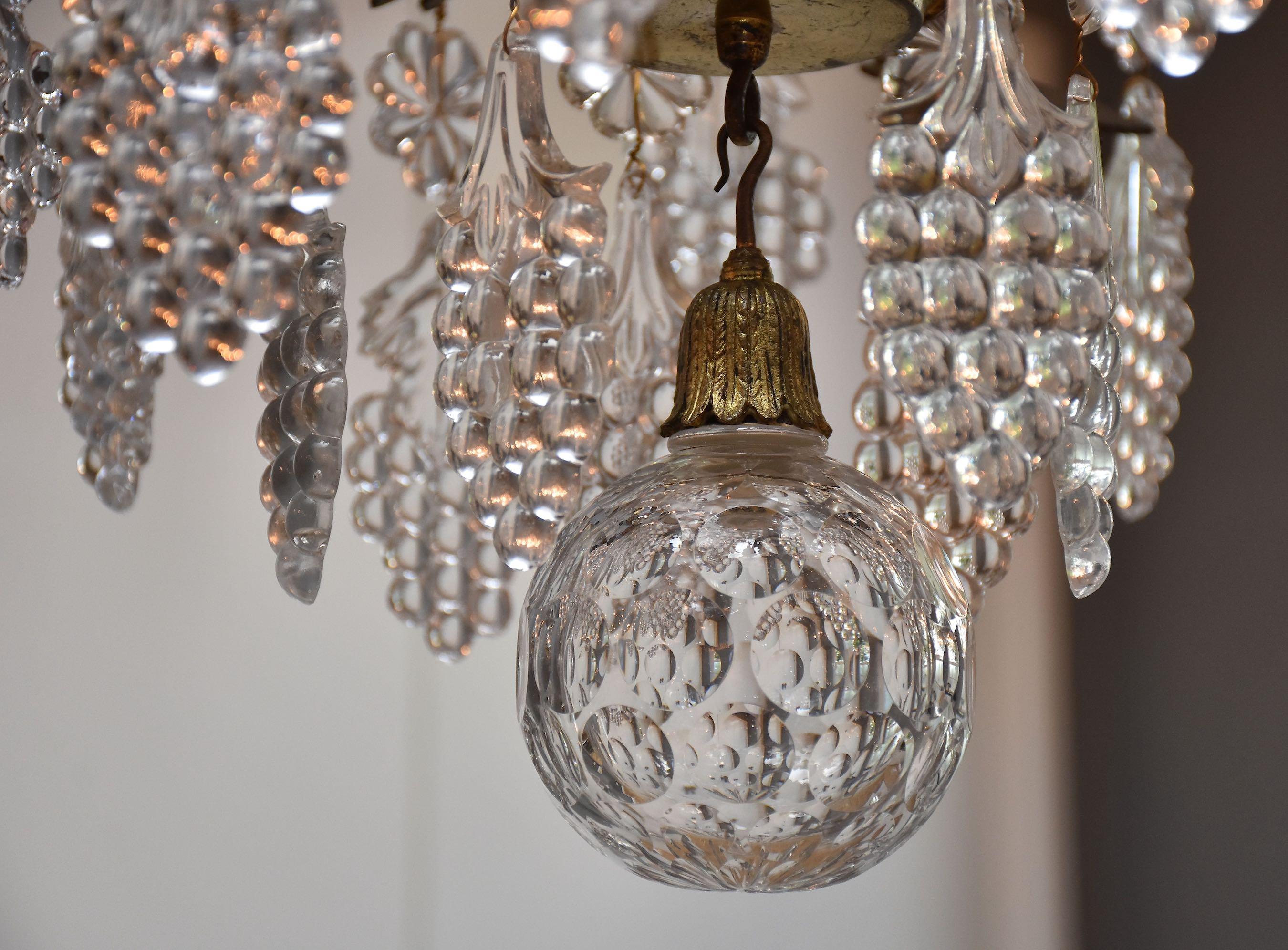 Gilt bronze crystal French chandelier  In Good Condition For Sale In SON EN BREUGEL, NL