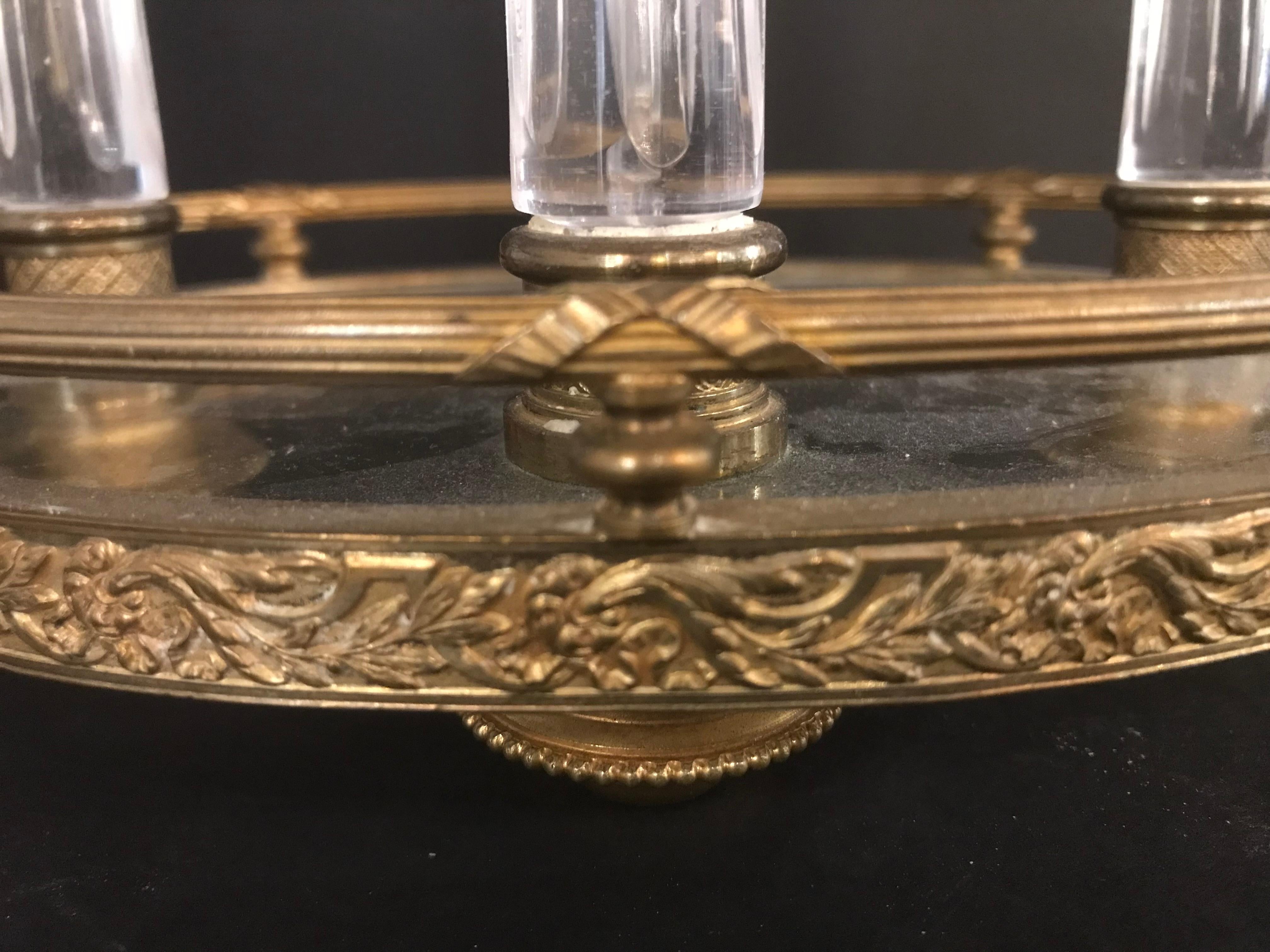 Centre de table en bronze doré et cristal taillé en vente 6