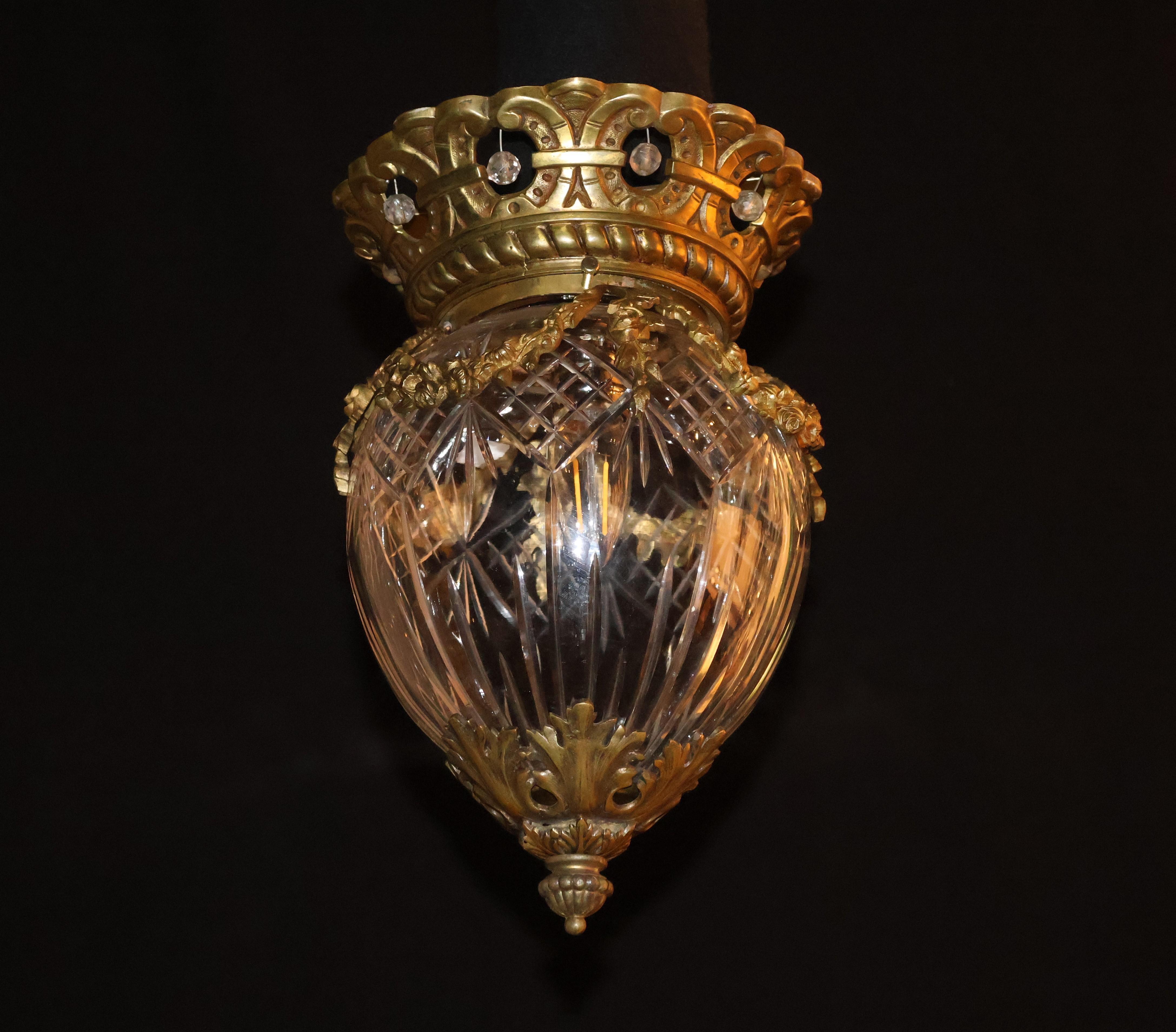 Inizio XX secolo Globo in bronzo dorato e cristallo tagliato in vendita