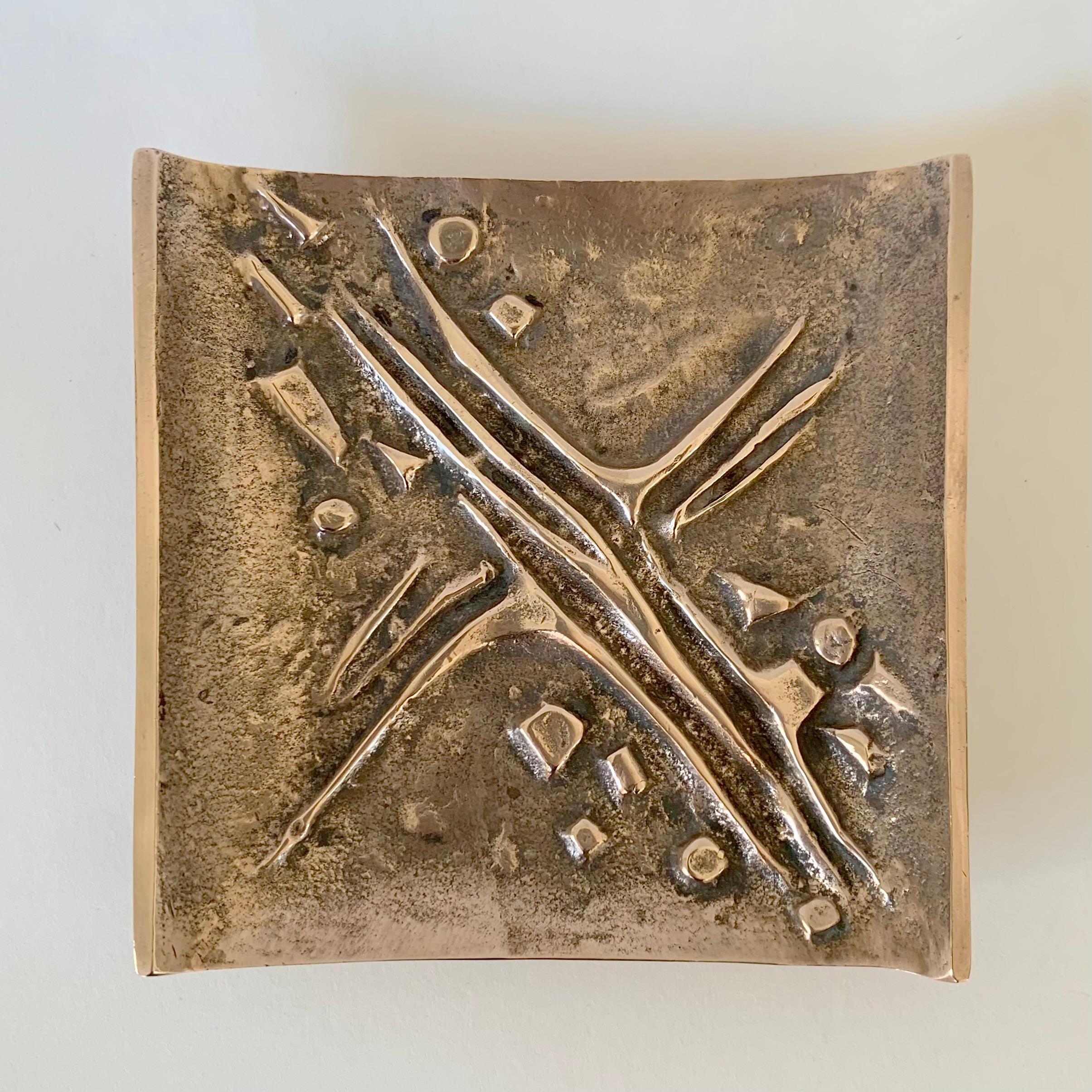 Mid-Century Modern Gilt Bronze Decorative Vide-Poche, circa 1960, Italy. For Sale