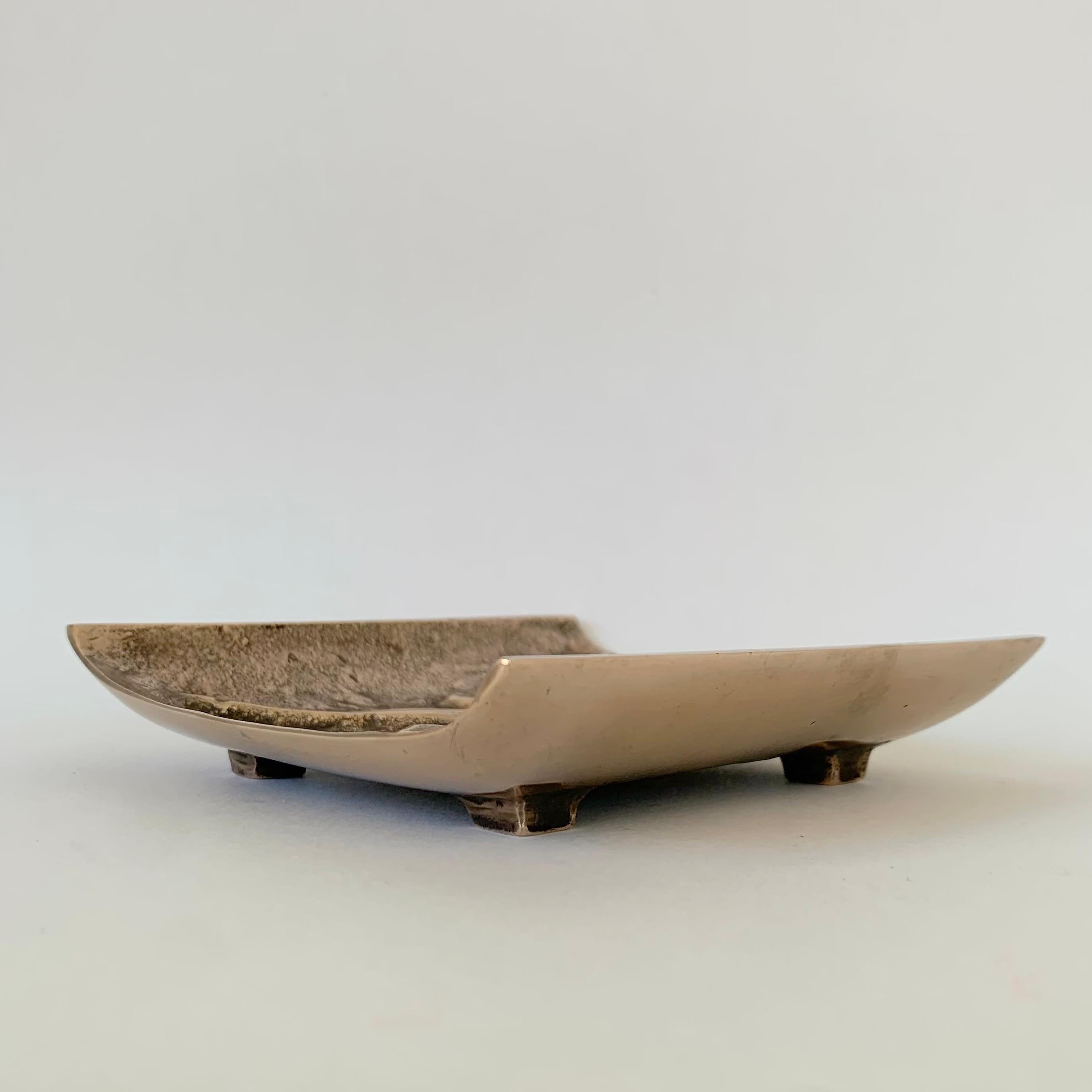 Gilt Bronze Decorative Vide-Poche, circa 1960, Italy. In Good Condition For Sale In Brussels, BE