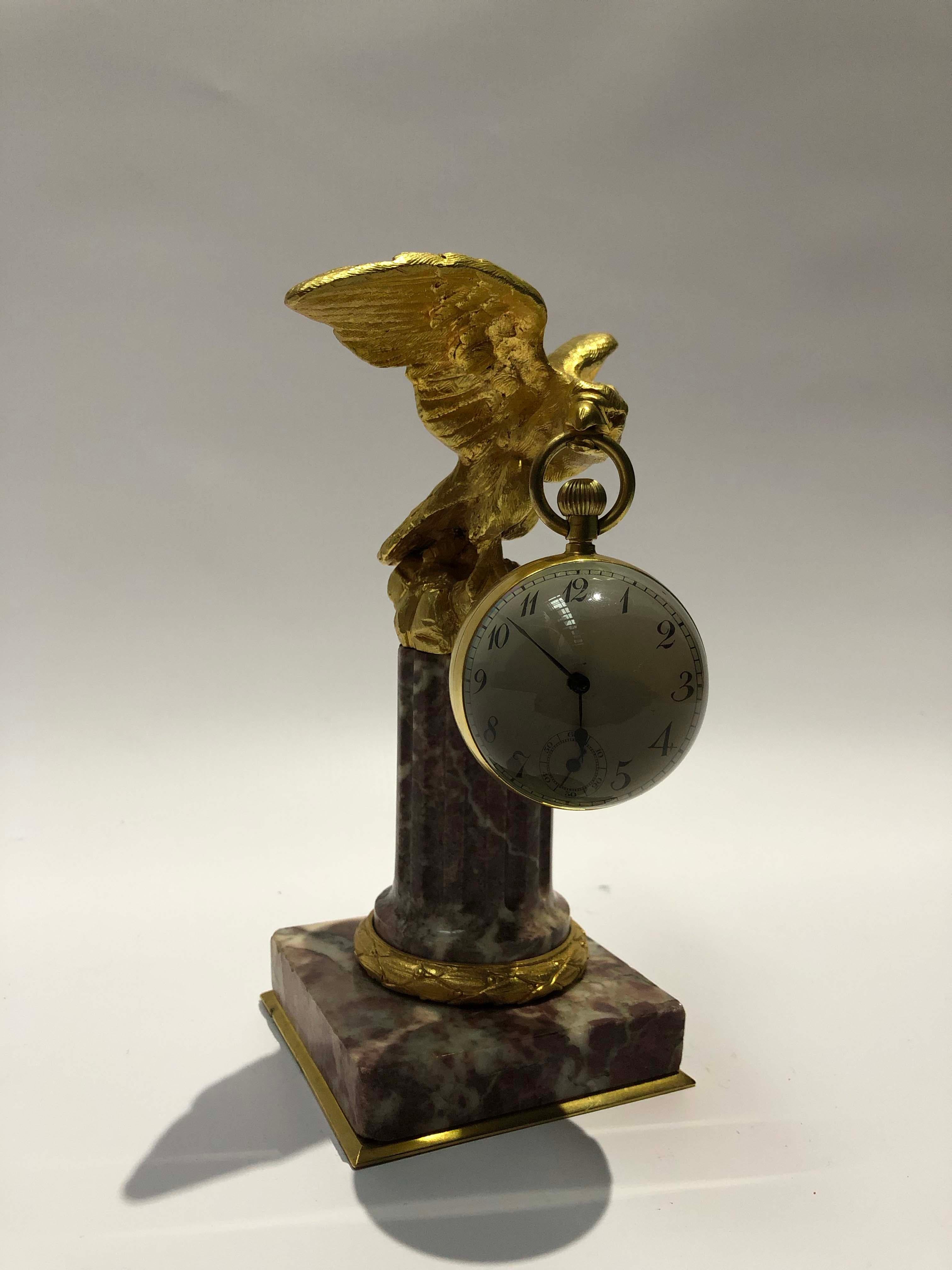 Vergoldeter Bronzeadler und Marmorkugeluhr, Frankreich, um 1900 im Zustand „Gut“ im Angebot in Buenos Aires, Buenos Aires